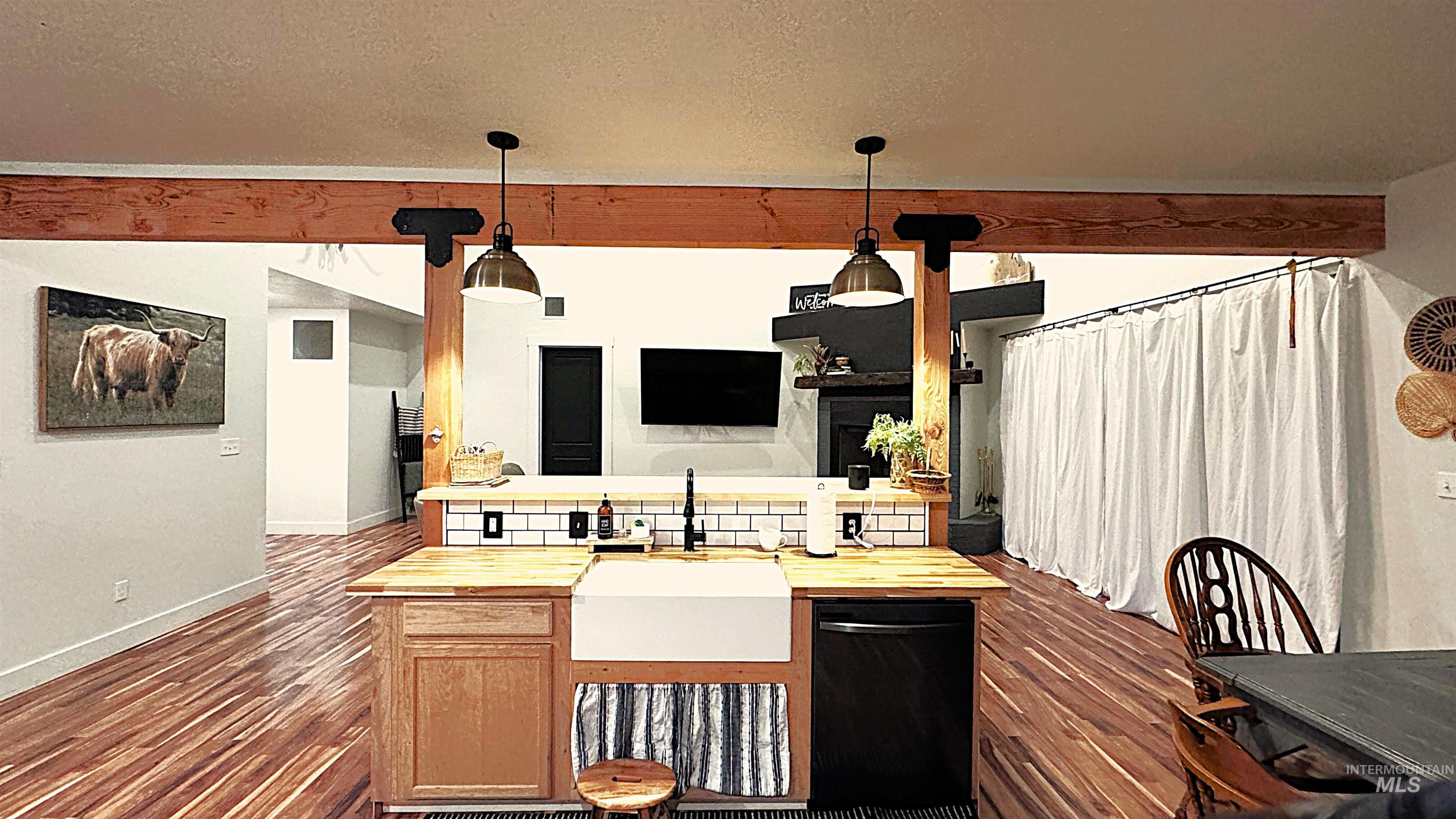 6141 E Toon Ln, Kuna, Idaho 83634, 7 Bedrooms, 5 Bathrooms, Residential For Sale, Price $950,000,MLS 98962281