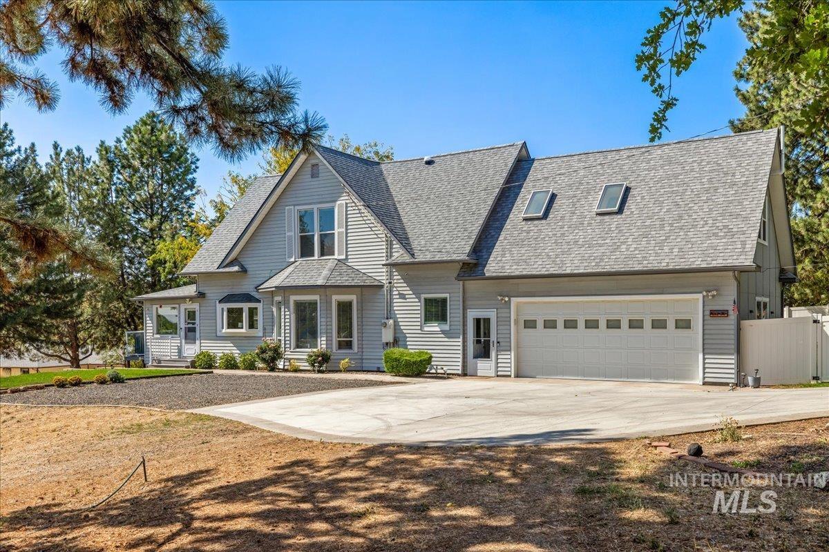 5611 W Hill Rd, Boise, Idaho 83703, 5 Bedrooms, 3 Bathrooms, Residential For Sale, Price $925,000,MLS 98962287