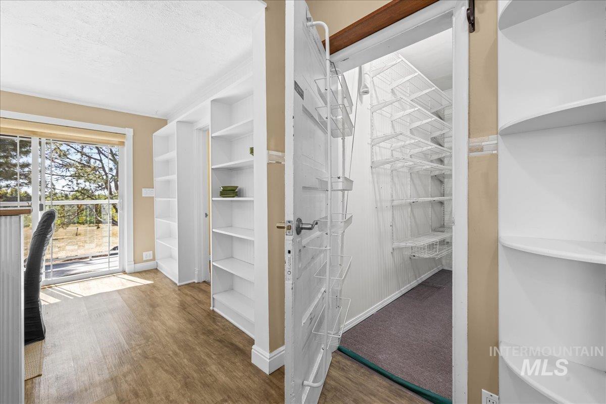 5611 W Hill Rd, Boise, Idaho 83703, 5 Bedrooms, 3 Bathrooms, Residential For Sale, Price $925,000,MLS 98962287