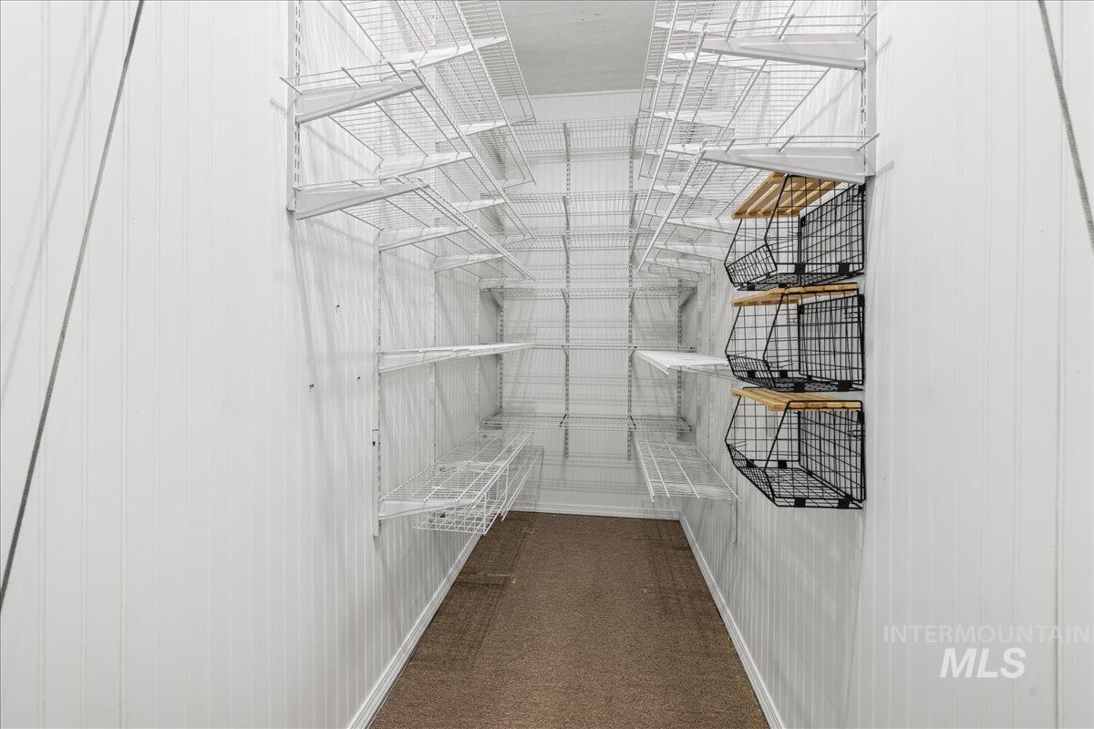 5611 W Hill Rd, Boise, Idaho 83703, 5 Bedrooms, 3 Bathrooms, Residential For Sale, Price $925,000,MLS 98962287