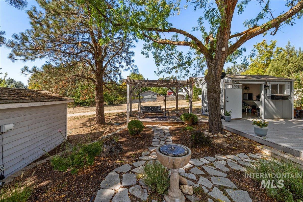 5611 W Hill Rd, Boise, Idaho 83703, 5 Bedrooms, 3 Bathrooms, Residential For Sale, Price $925,000,MLS 98962287