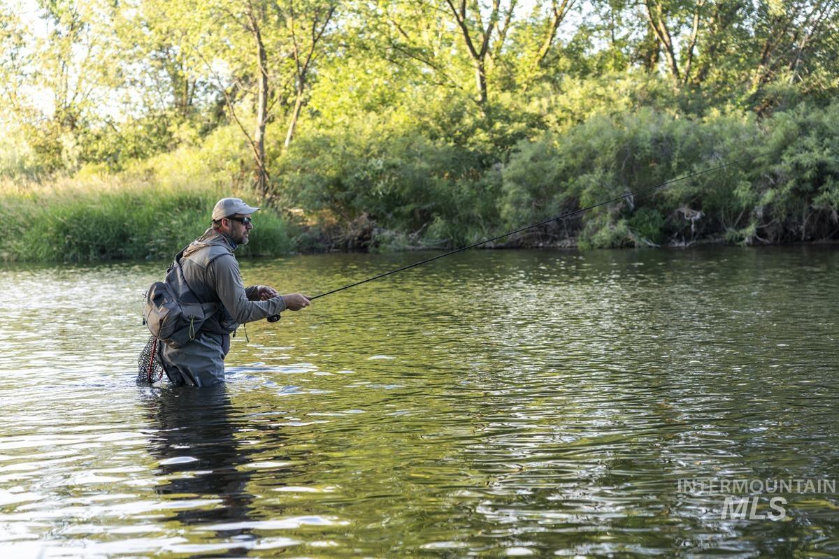 21895 Paint Ave, Star, Idaho 83669, 3 Bedrooms, 2.5 Bathrooms, Residential For Sale, Price $869,900,MLS 98962300