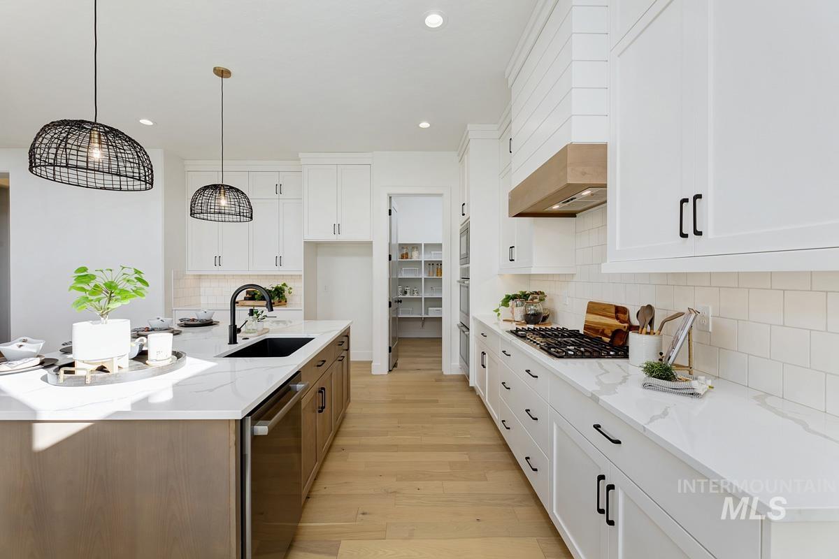 21895 Paint Ave, Star, Idaho 83669, 3 Bedrooms, 2.5 Bathrooms, Residential For Sale, Price $869,900,MLS 98962300