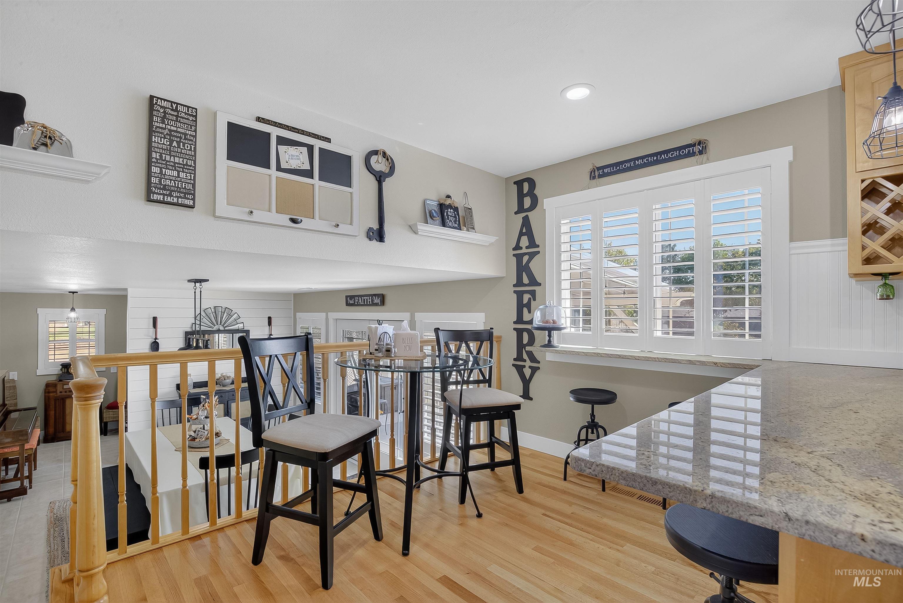 2335 Valleyview Ct., Clarkston, Washington 99403, 3 Bedrooms, 2.5 Bathrooms, Residential For Sale, Price $629,000,MLS 98962321