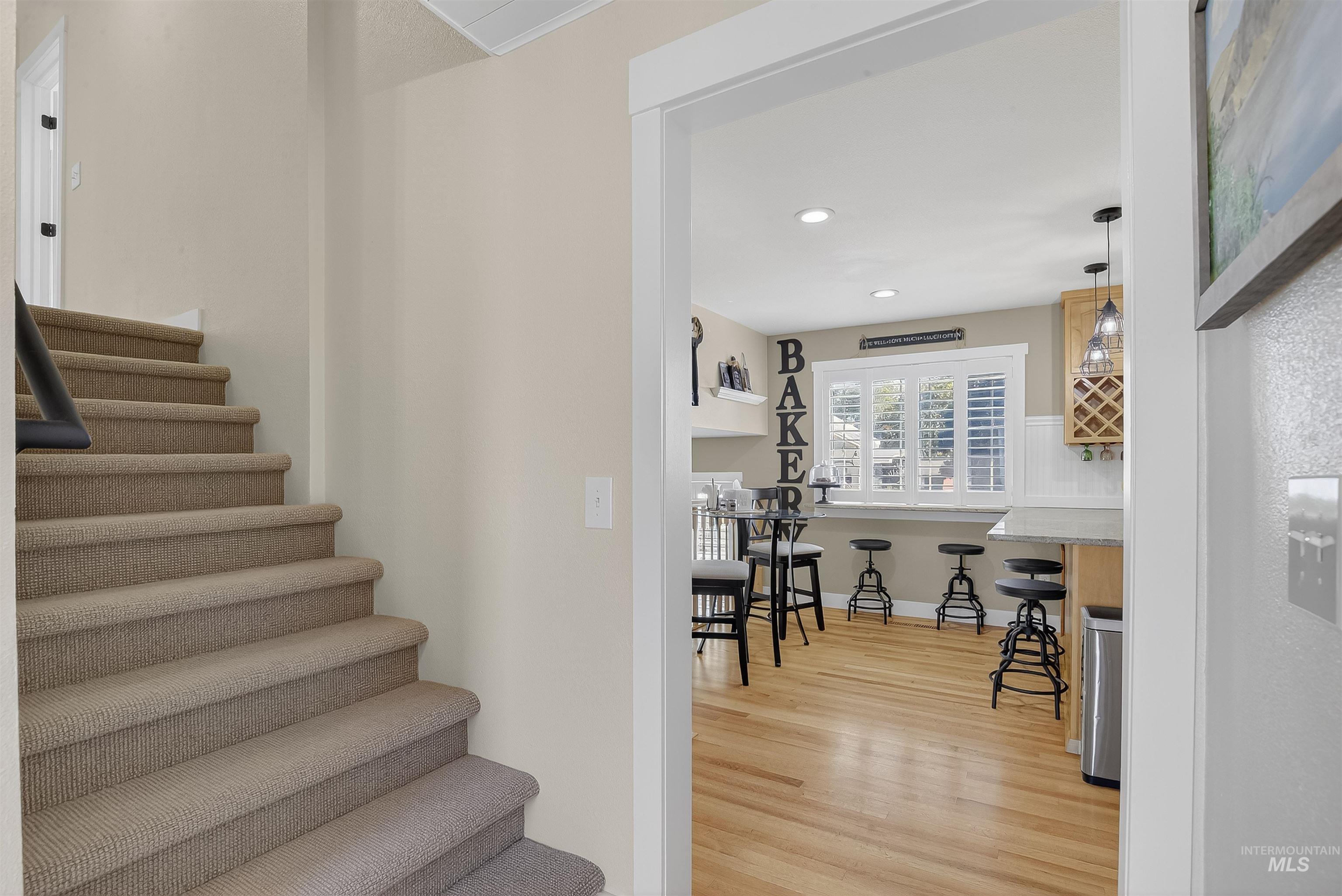 2335 Valleyview Ct., Clarkston, Washington 99403, 3 Bedrooms, 2.5 Bathrooms, Residential For Sale, Price $629,000,MLS 98962321