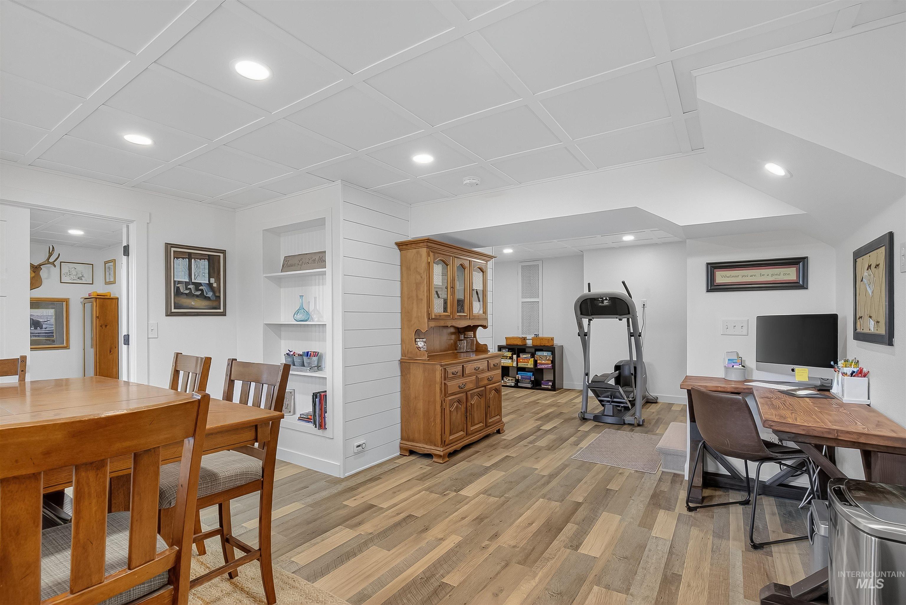 2335 Valleyview Ct., Clarkston, Washington 99403, 3 Bedrooms, 2.5 Bathrooms, Residential For Sale, Price $629,000,MLS 98962321