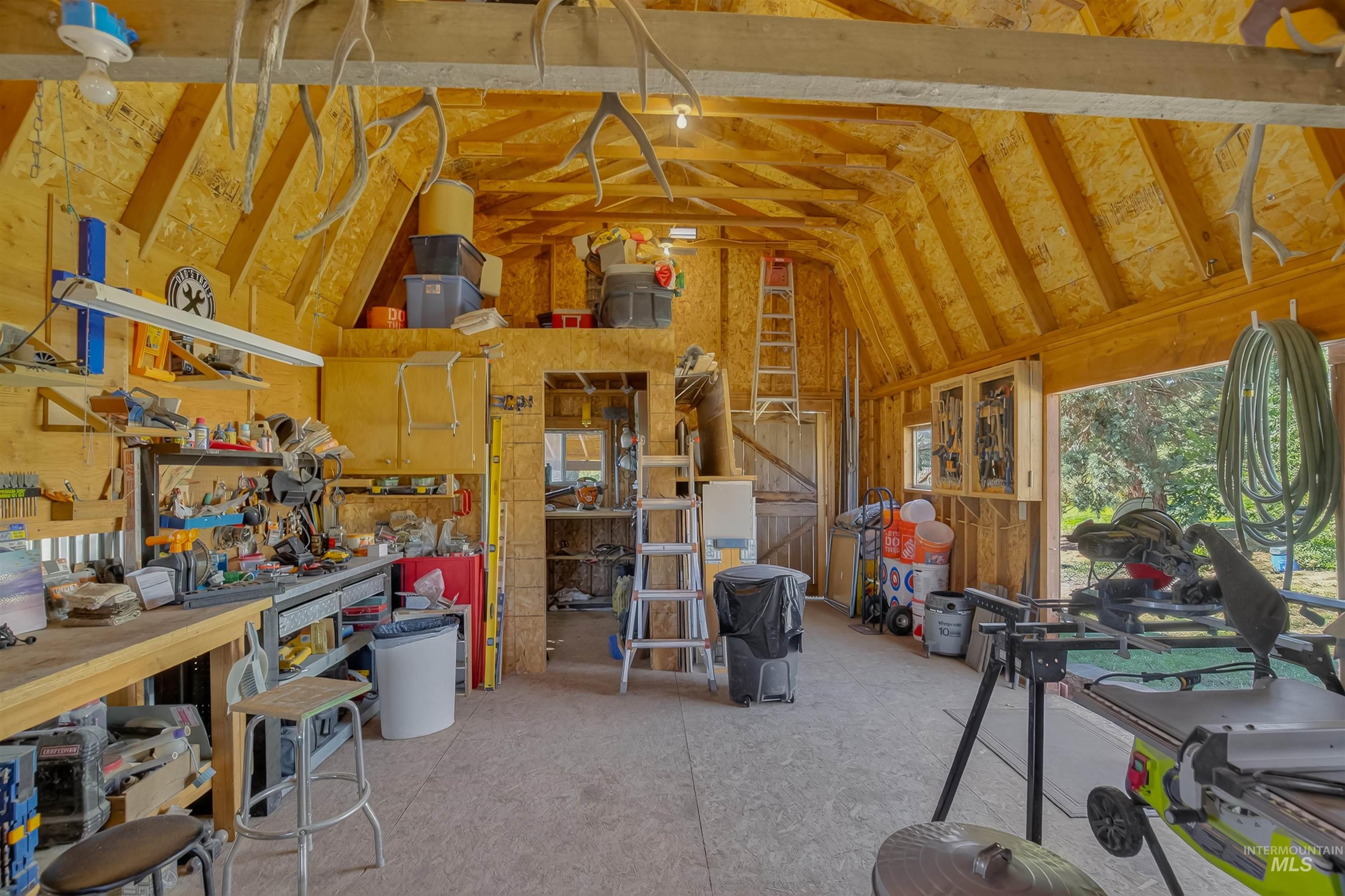 2335 Valleyview Ct., Clarkston, Washington 99403, 3 Bedrooms, 2.5 Bathrooms, Residential For Sale, Price $629,000,MLS 98962321