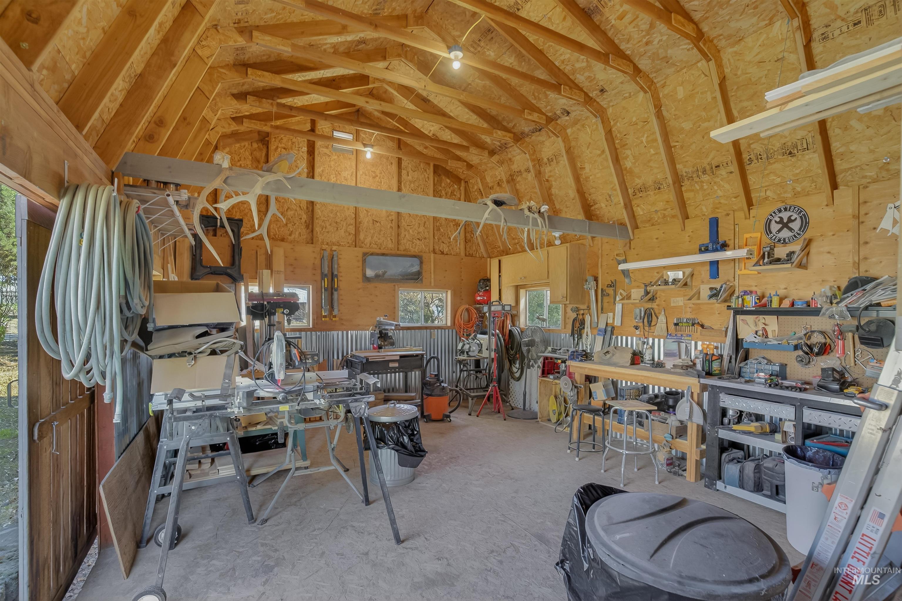 2335 Valleyview Ct., Clarkston, Washington 99403, 3 Bedrooms, 2.5 Bathrooms, Residential For Sale, Price $629,000,MLS 98962321