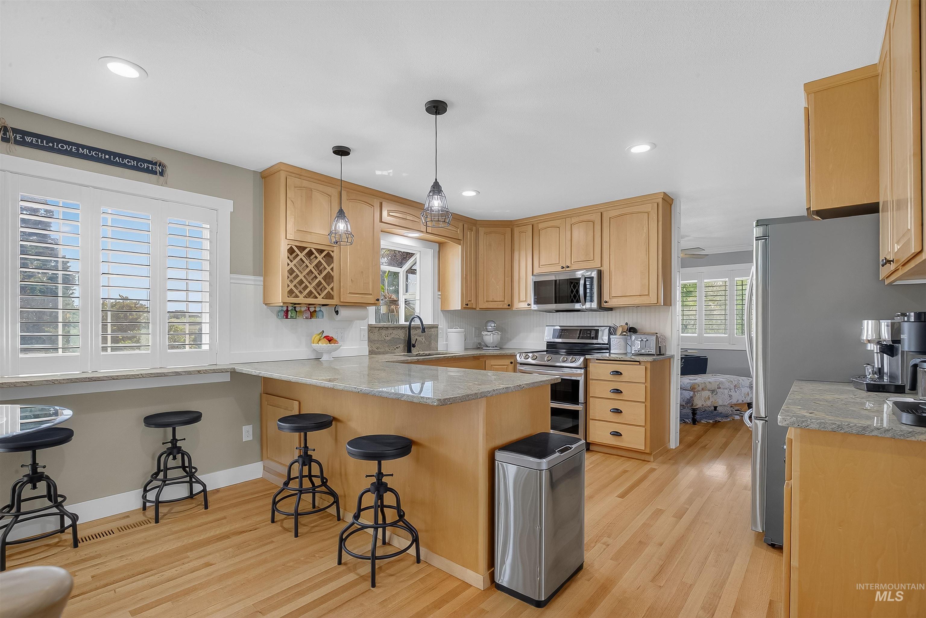 2335 Valleyview Ct., Clarkston, Washington 99403, 3 Bedrooms, 2.5 Bathrooms, Residential For Sale, Price $629,000,MLS 98962321