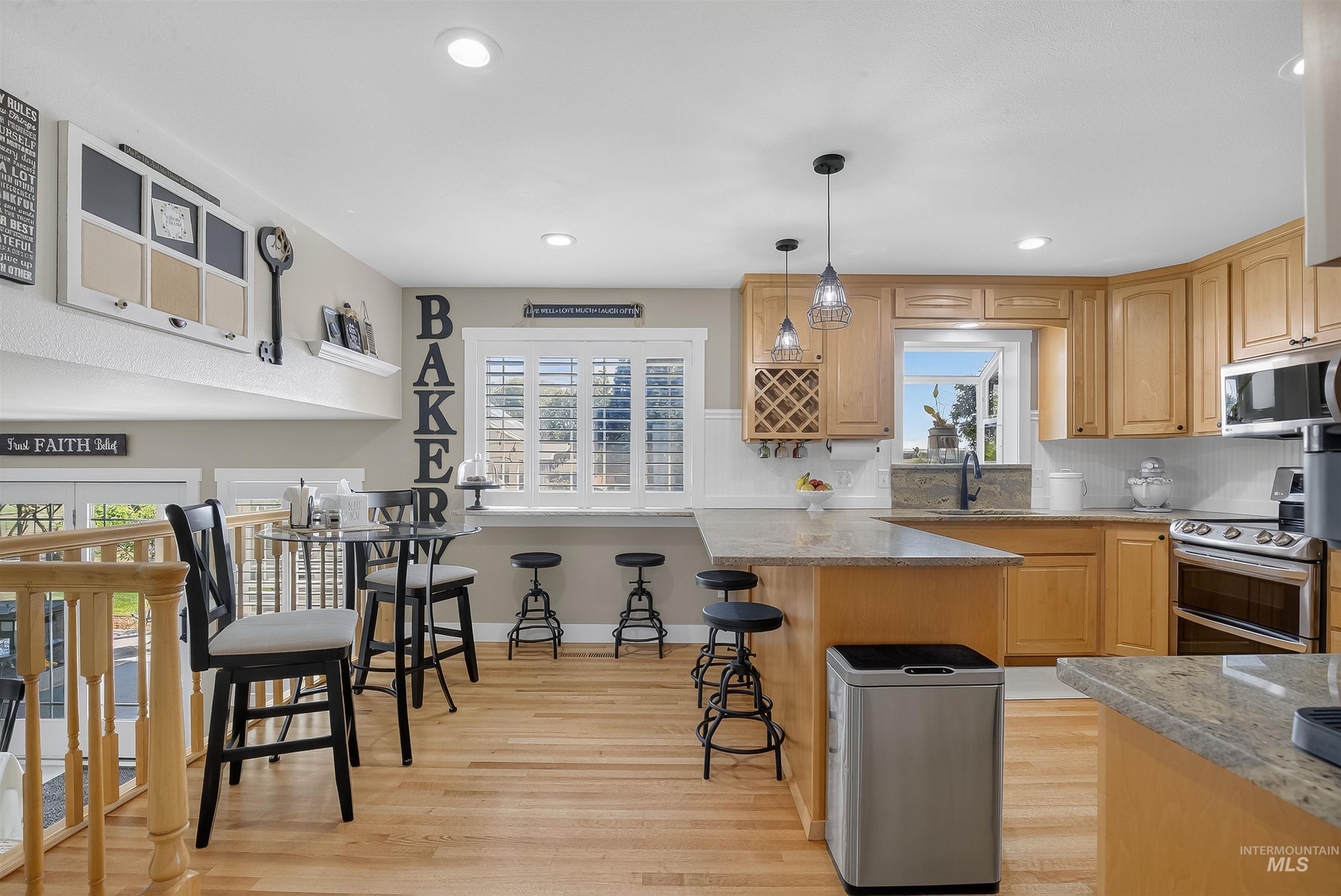 2335 Valleyview Ct., Clarkston, Washington 99403, 3 Bedrooms, 2.5 Bathrooms, Residential For Sale, Price $629,000,MLS 98962321