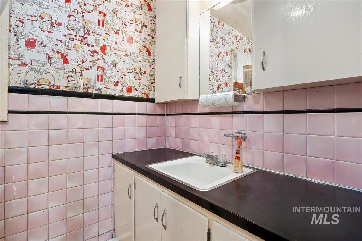 26 E 100 S, Rupert, Idaho 83350, 4 Bedrooms, 2 Bathrooms, Residential For Sale, Price $205,000,MLS 98962341