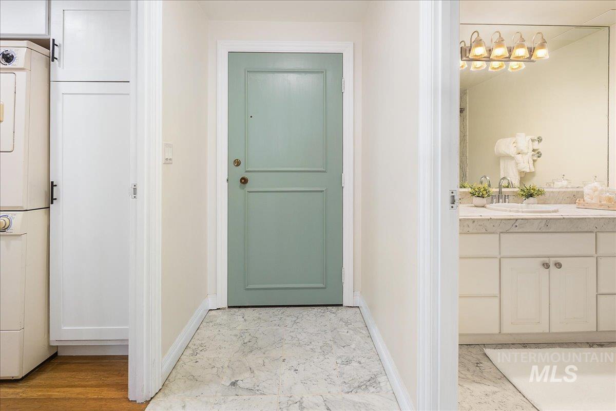 200 N 3rd, Boise, Idaho 83702, 2 Bedrooms, 1 Bathroom, Residential For Sale, Price $489,900,MLS 98962345