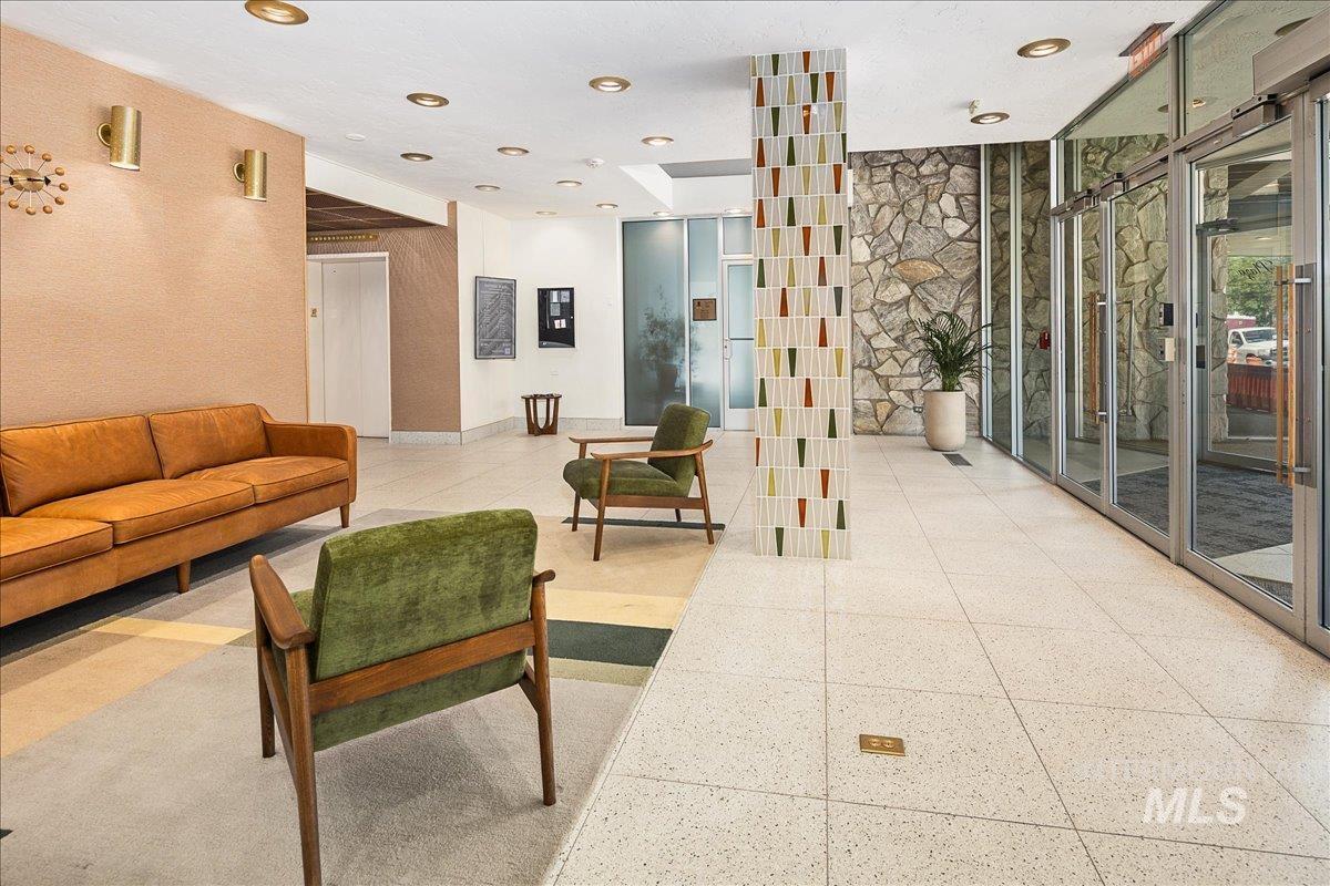 200 N 3rd, Boise, Idaho 83702, 2 Bedrooms, 1 Bathroom, Residential For Sale, Price $489,900,MLS 98962345