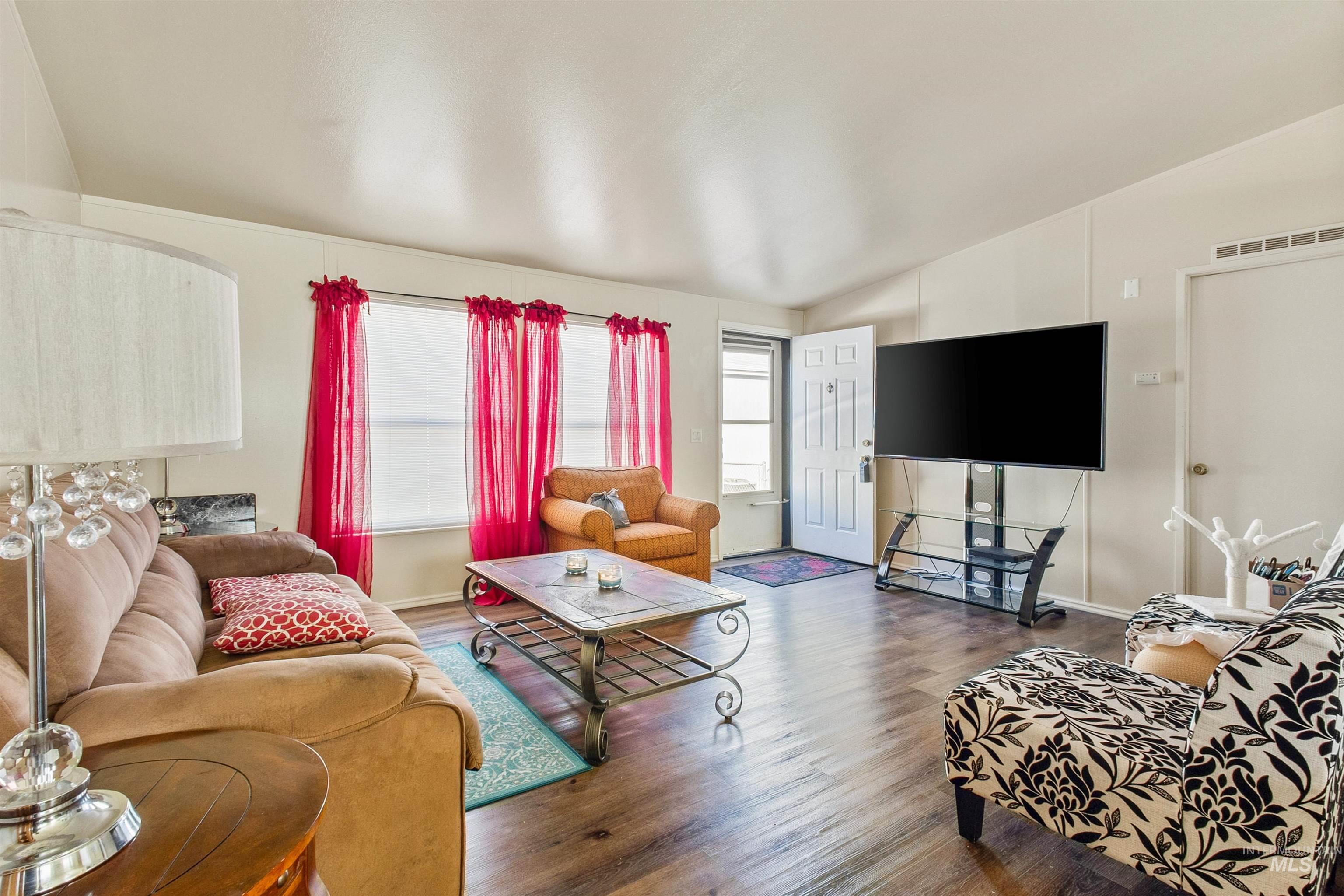 524 W Mesquite St, Boise, Idaho 83713, 3 Bedrooms, 2 Bathrooms, Residential For Sale, Price $104,950,MLS 98962349