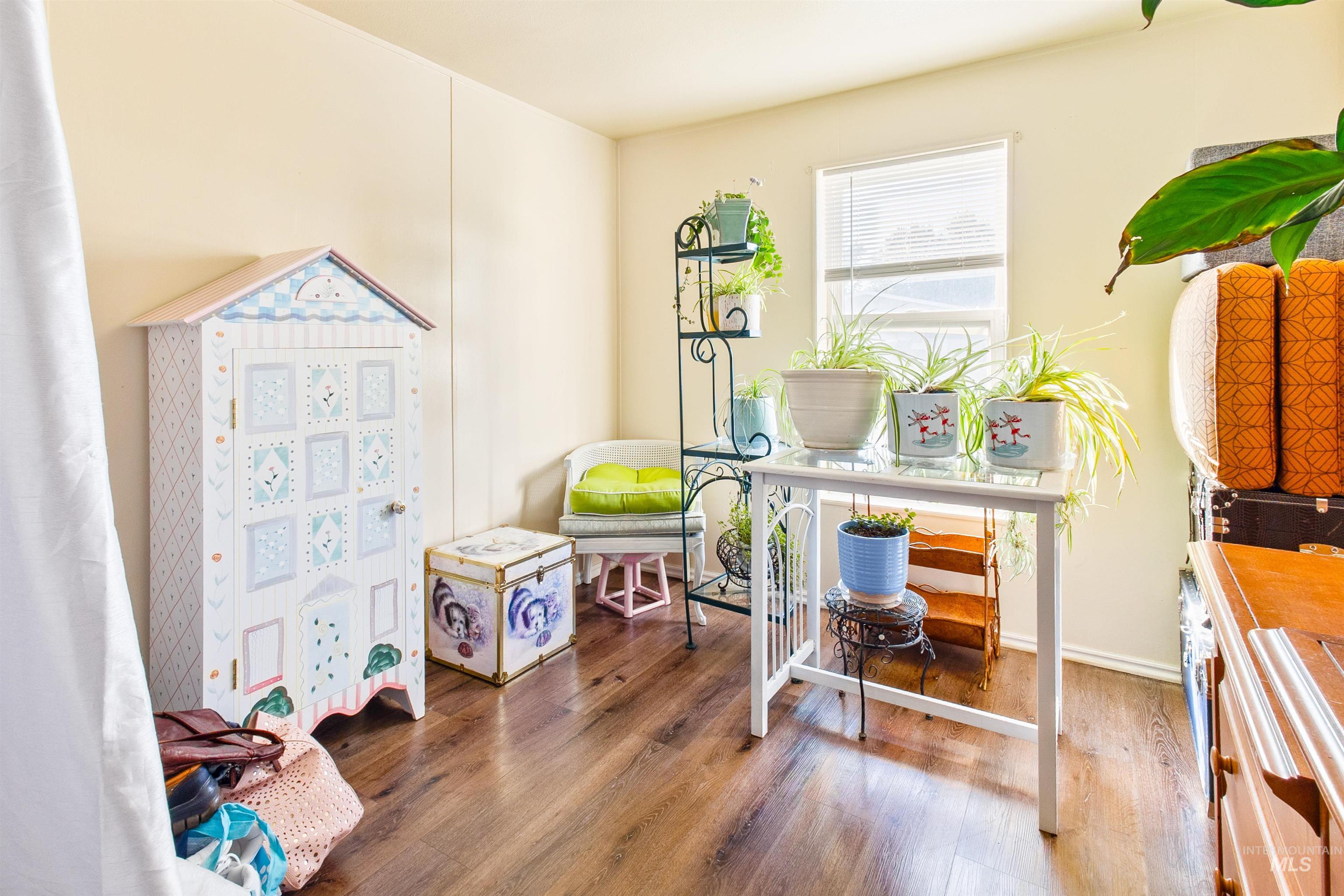 524 W Mesquite St, Boise, Idaho 83713, 3 Bedrooms, 2 Bathrooms, Residential For Sale, Price $104,950,MLS 98962349