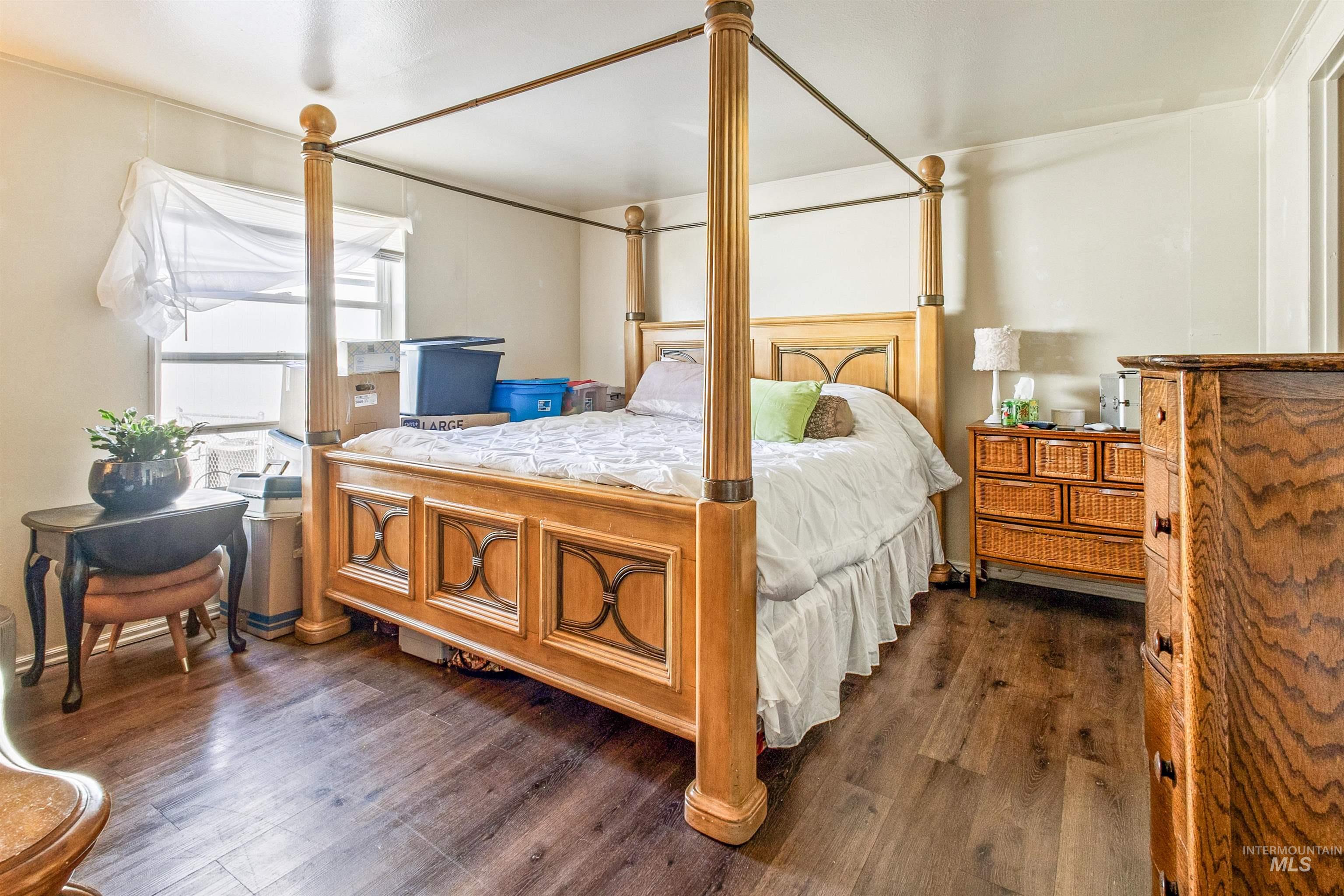 524 W Mesquite St, Boise, Idaho 83713, 3 Bedrooms, 2 Bathrooms, Residential For Sale, Price $104,950,MLS 98962349