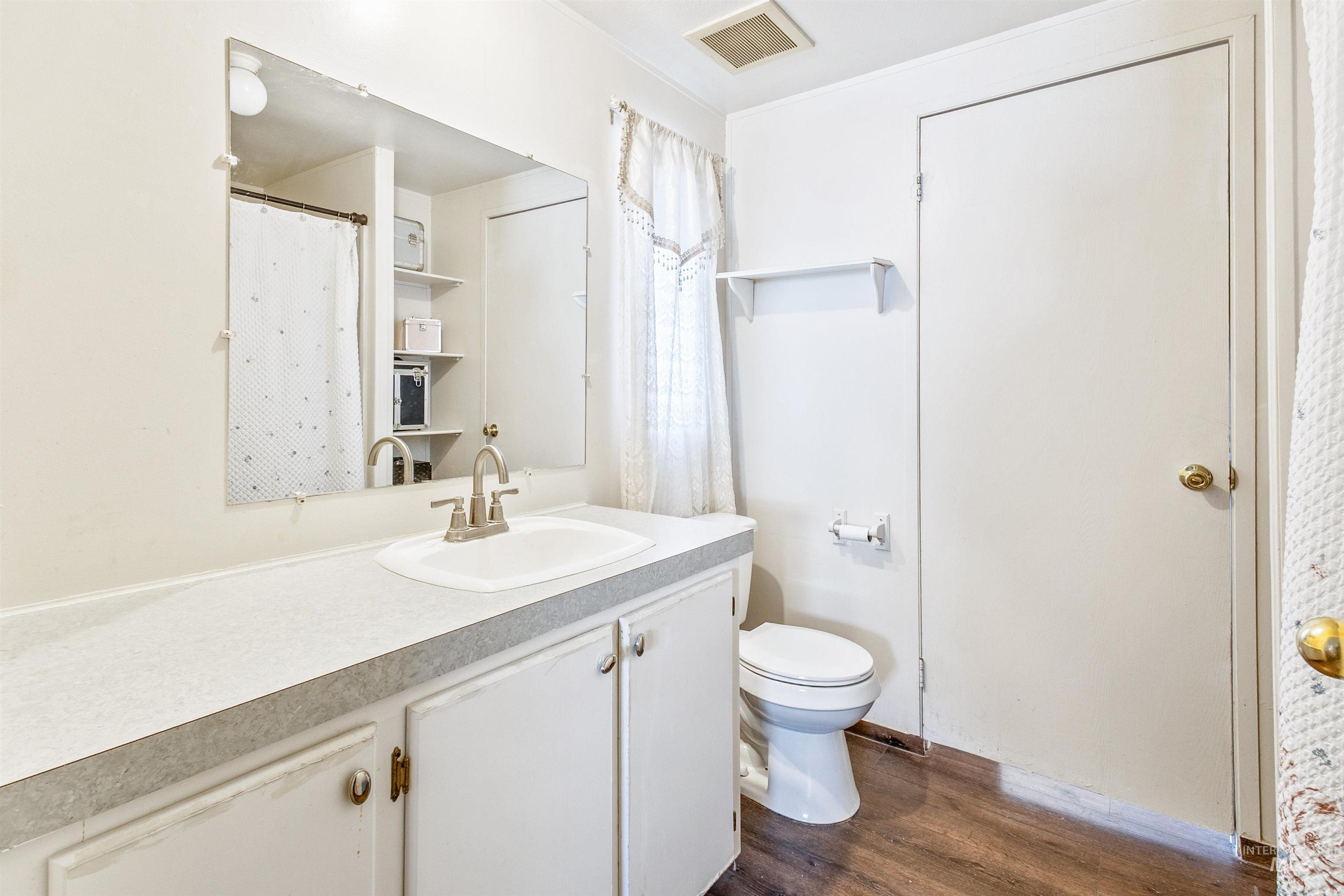 524 W Mesquite St, Boise, Idaho 83713, 3 Bedrooms, 2 Bathrooms, Residential For Sale, Price $104,950,MLS 98962349