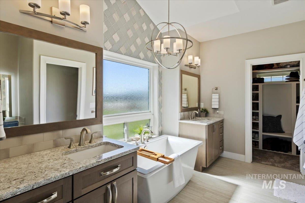 1650 Stone Gate Dr, Twin Falls, Idaho 83301-5892, 4 Bedrooms, 4 Bathrooms, Residential For Sale, Price $1,199,000, 98962354