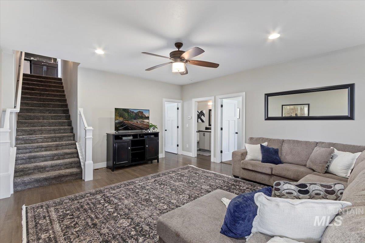 1650 Stone Gate Dr, Twin Falls, Idaho 83301-5892, 4 Bedrooms, 4 Bathrooms, Residential For Sale, Price $1,199,000, 98962354