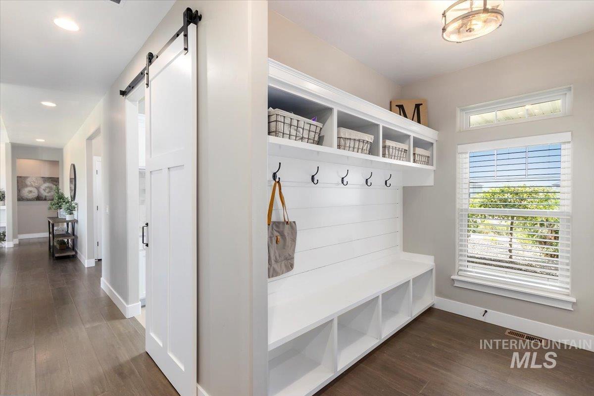 1650 Stone Gate Dr, Twin Falls, Idaho 83301-5892, 4 Bedrooms, 4 Bathrooms, Residential For Sale, Price $1,199,000, 98962354