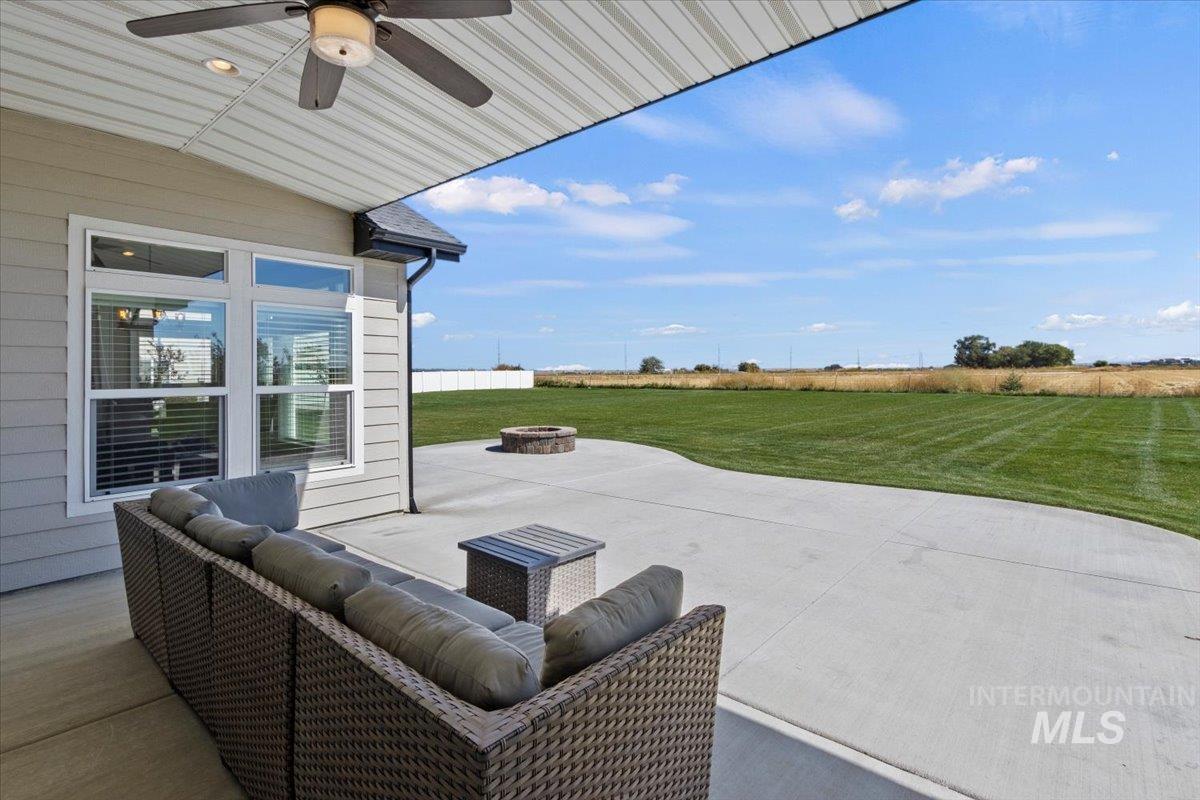 1650 Stone Gate Dr, Twin Falls, Idaho 83301-5892, 4 Bedrooms, 4 Bathrooms, Residential For Sale, Price $1,199,000, 98962354