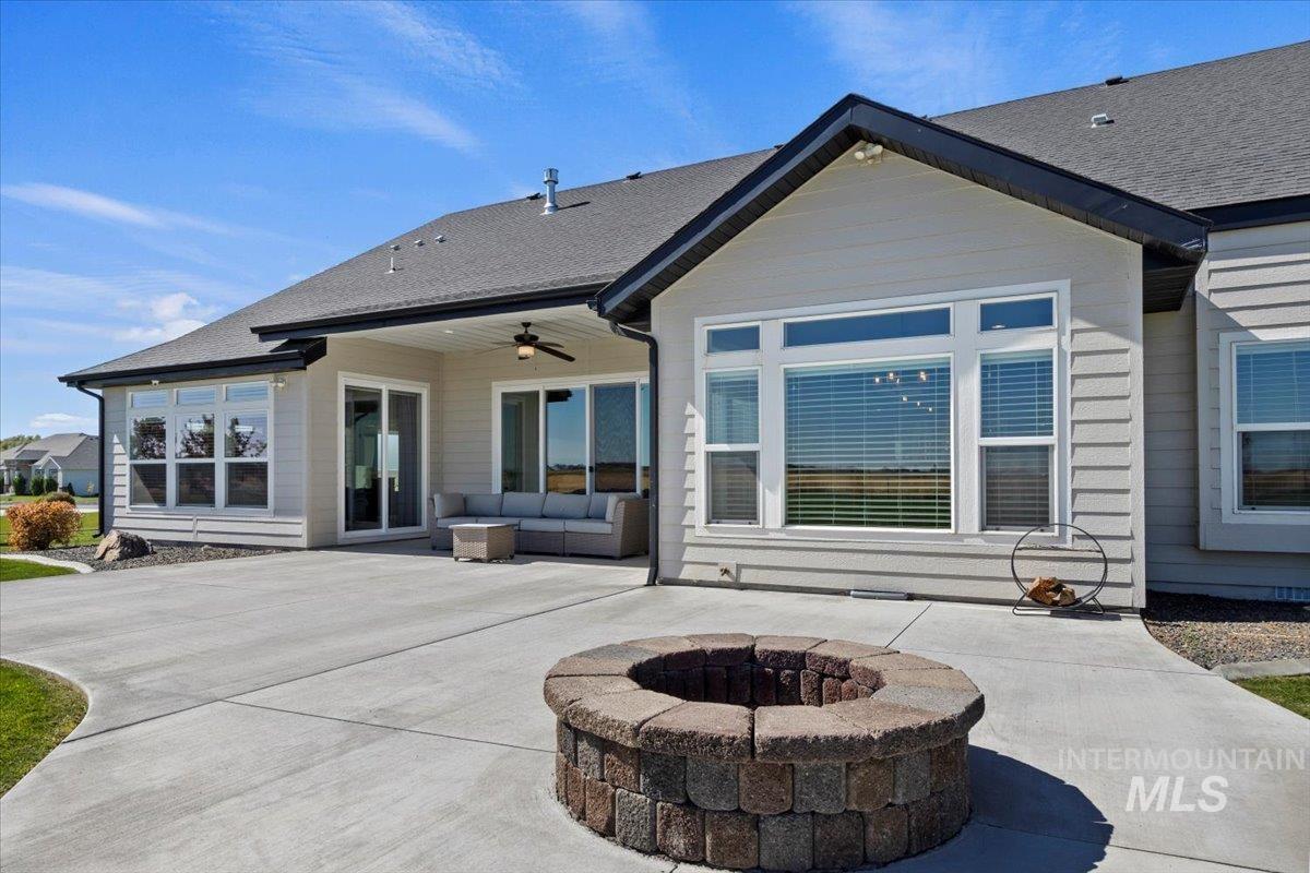 1650 Stone Gate Dr, Twin Falls, Idaho 83301-5892, 4 Bedrooms, 4 Bathrooms, Residential For Sale, Price $1,199,000, 98962354