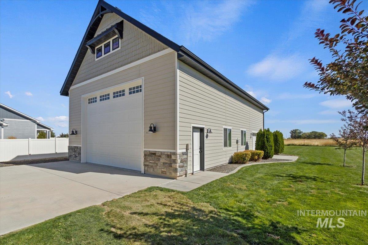 1650 Stone Gate Dr, Twin Falls, Idaho 83301-5892, 4 Bedrooms, 4 Bathrooms, Residential For Sale, Price $1,199,000, 98962354
