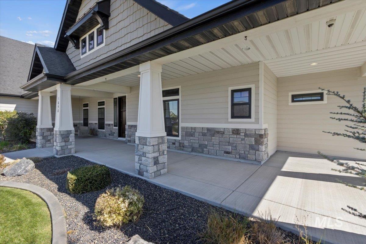 1650 Stone Gate Dr, Twin Falls, Idaho 83301-5892, 4 Bedrooms, 4 Bathrooms, Residential For Sale, Price $1,199,000, 98962354