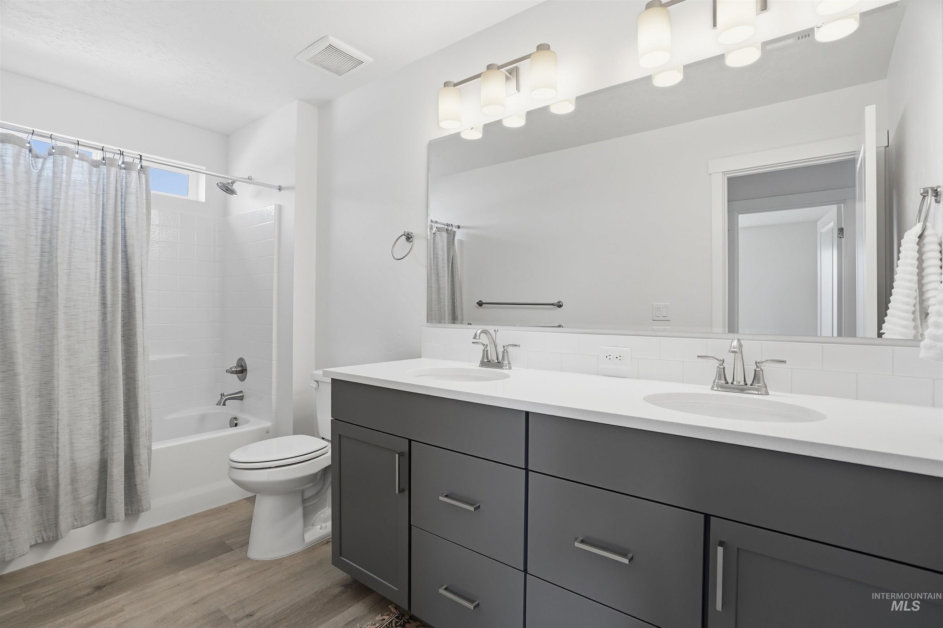 2043 Travelers Court, Middleton, Idaho 83644, 4 Bedrooms, 3 Bathrooms, Residential For Sale, Price $549,990,MLS 98962370