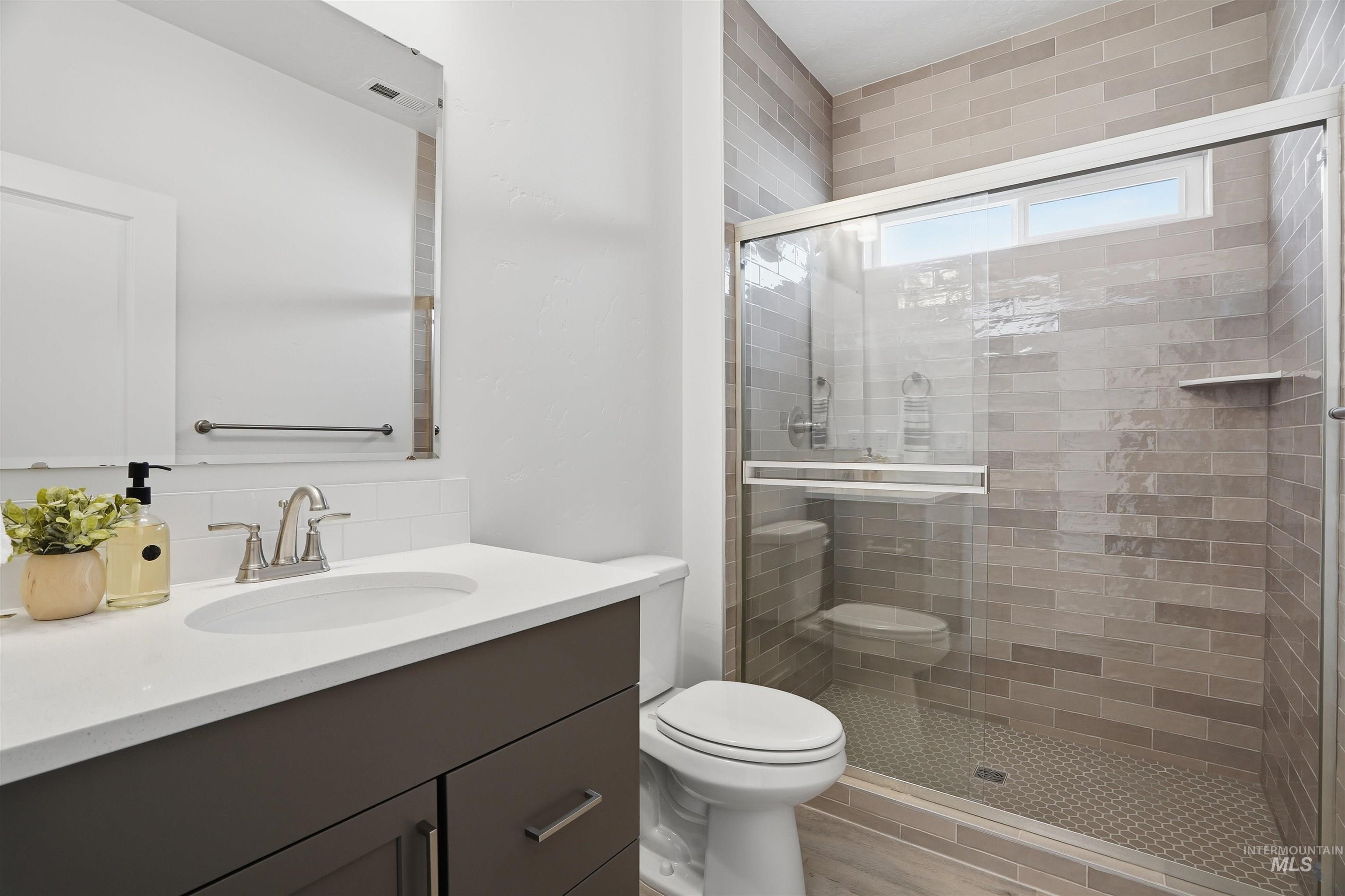 2043 Travelers Court, Middleton, Idaho 83644, 4 Bedrooms, 3 Bathrooms, Residential For Sale, Price $549,990,MLS 98962370