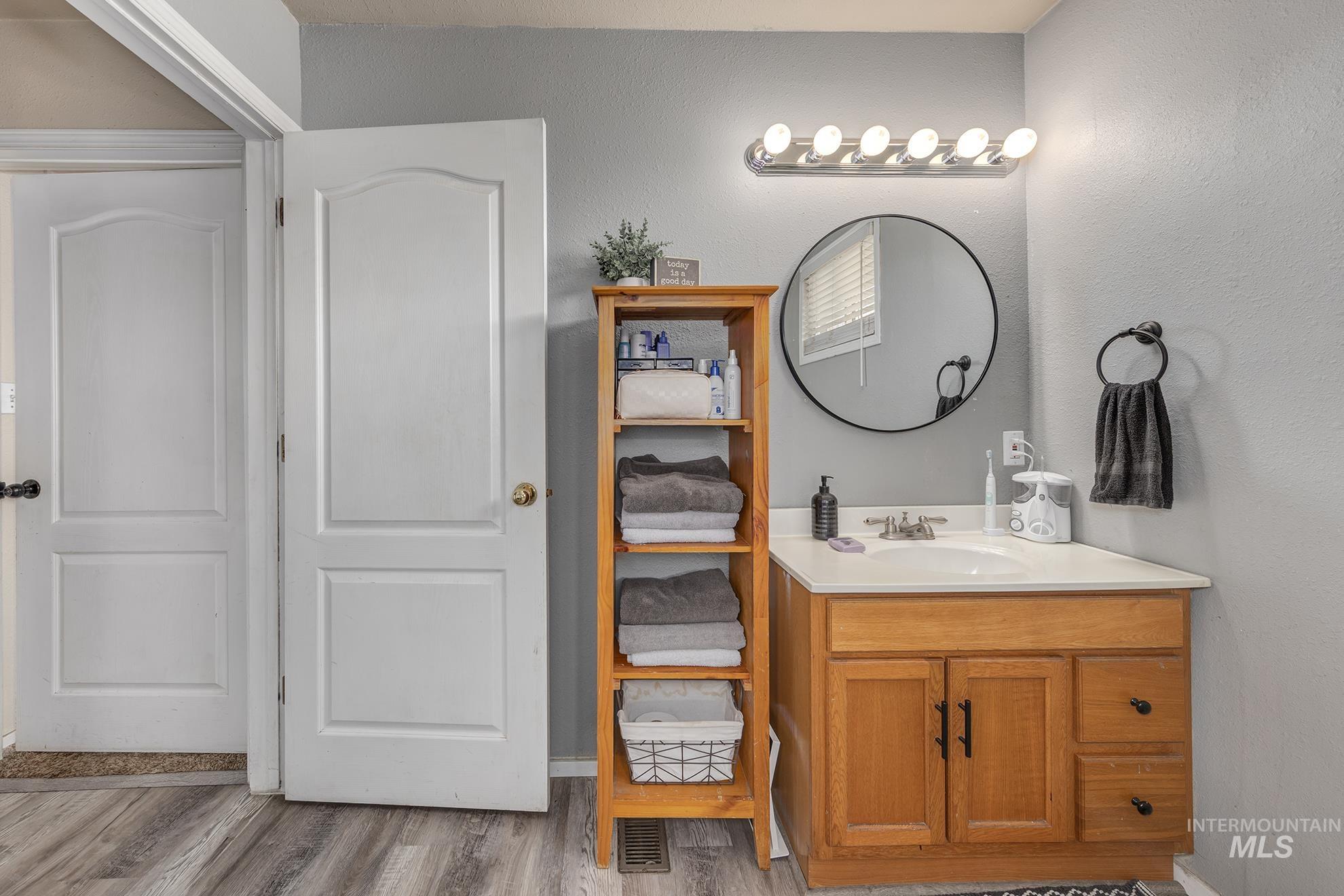 1534 NE 10th Ave., Payette, Idaho 83661, 2 Bedrooms, 7 Rooms, Business/Commercial For Sale, Price $359,000, 98962394