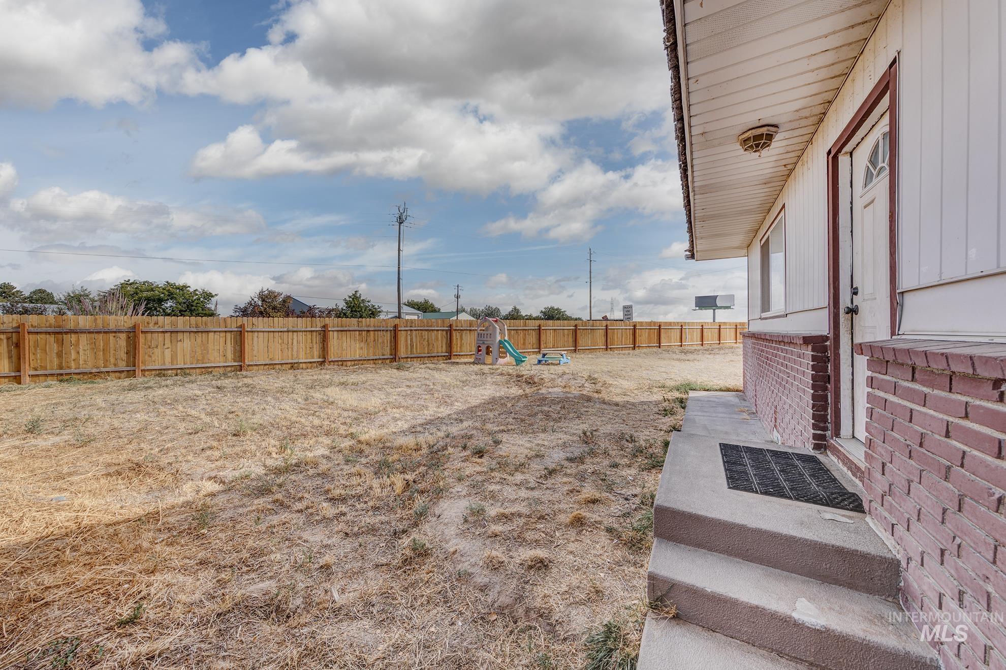 1534 NE 10th Ave., Payette, Idaho 83661, 2 Bedrooms, 7 Rooms, Business/Commercial For Sale, Price $359,000, 98962394