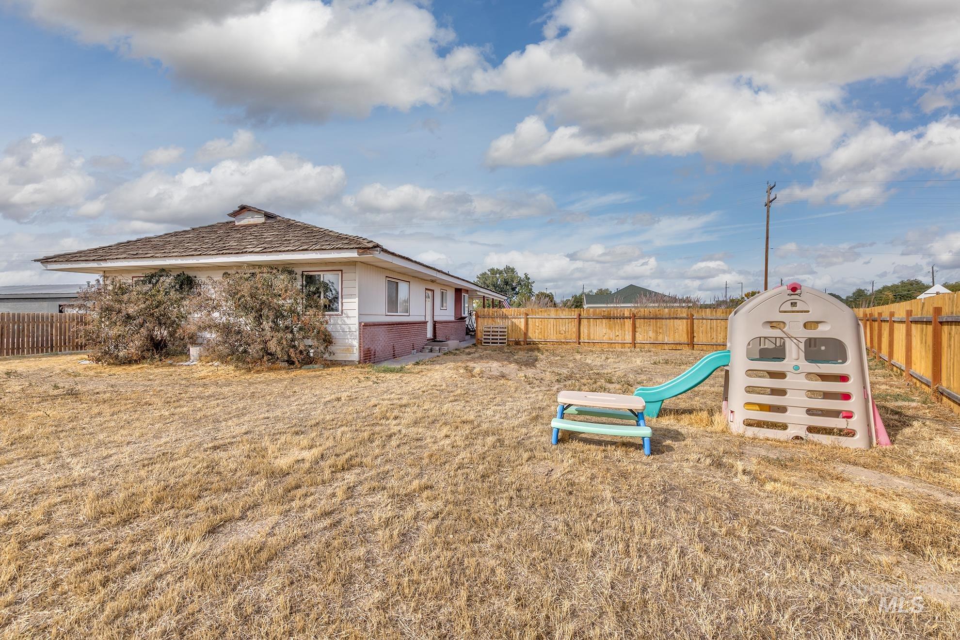 1534 NE 10th Ave., Payette, Idaho 83661, 2 Bedrooms, 7 Rooms, Business/Commercial For Sale, Price $359,000, 98962394