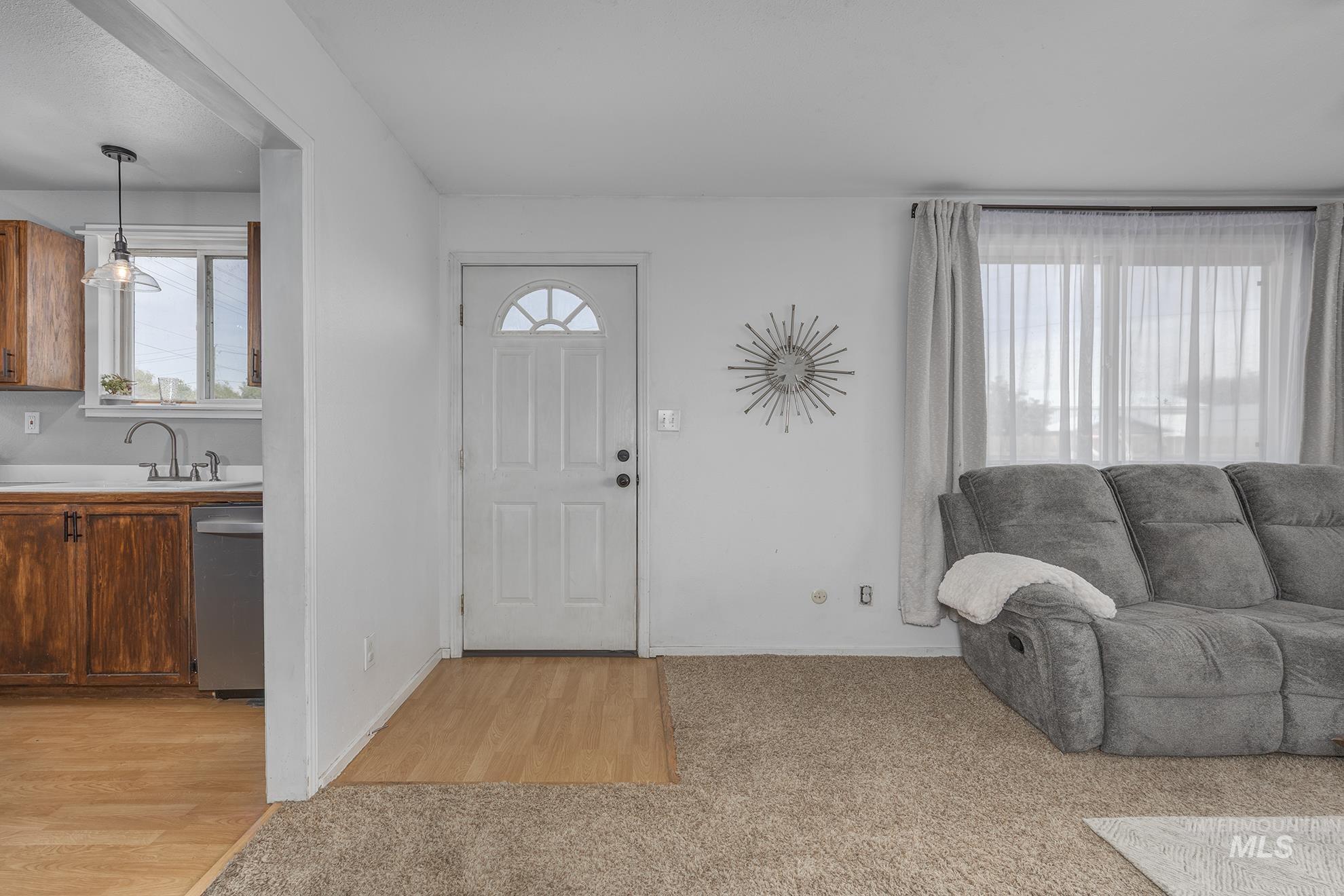 1534 NE 10th Ave., Payette, Idaho 83661, 2 Bedrooms, 7 Rooms, Business/Commercial For Sale, Price $359,000, 98962394