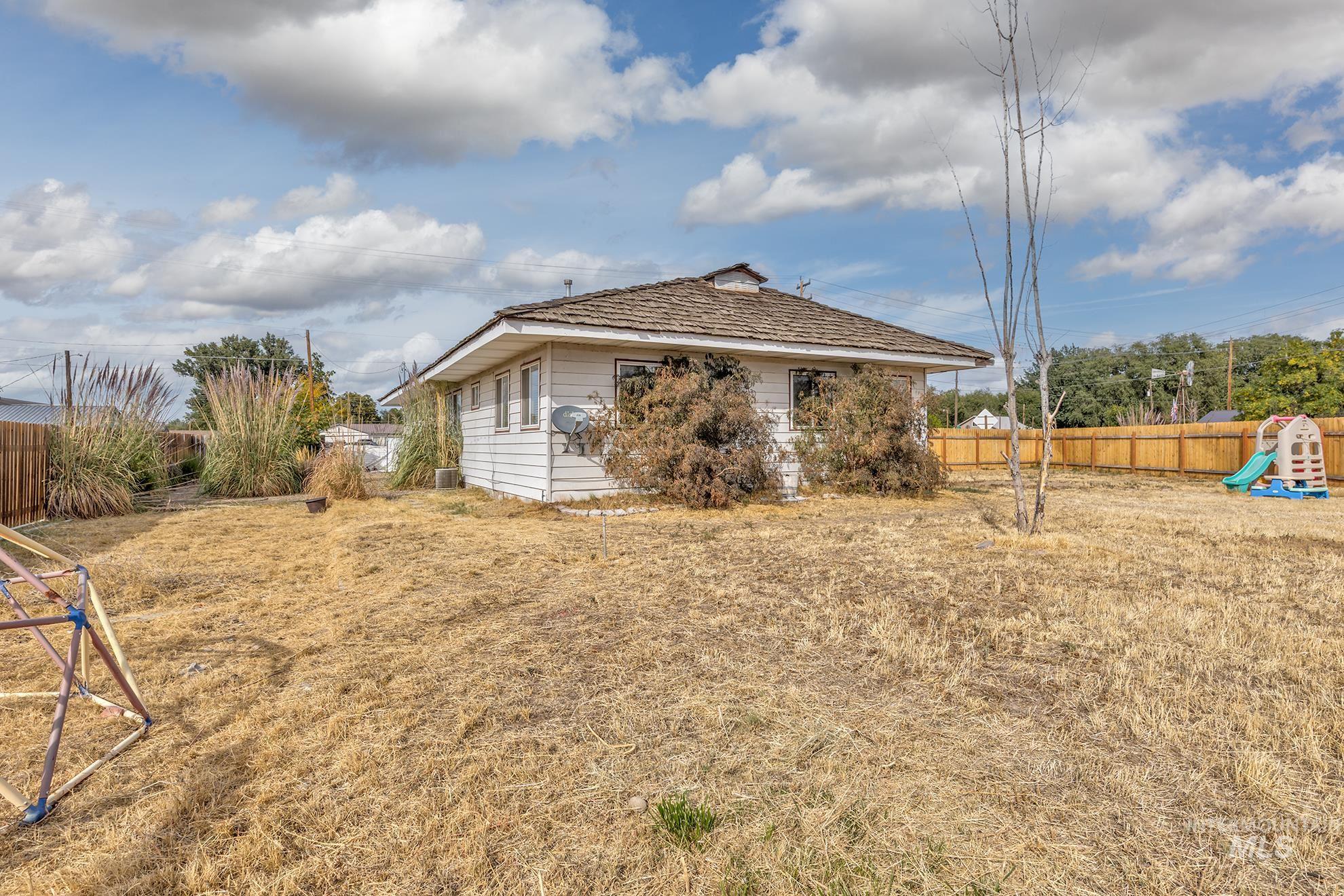 1534 NE 10th Ave., Payette, Idaho 83661, 2 Bedrooms, 7 Rooms, Business/Commercial For Sale, Price $359,000, 98962394