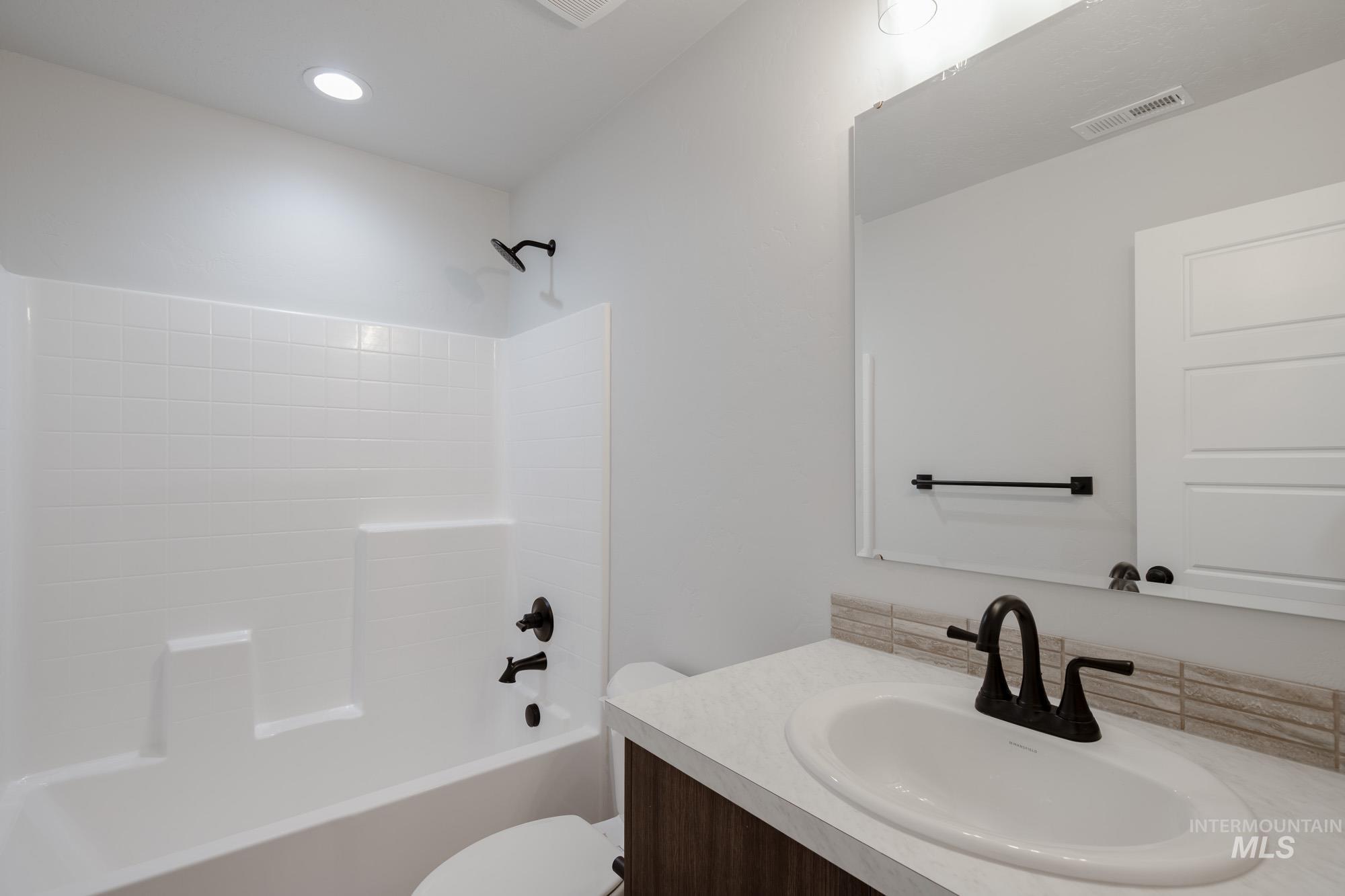 6256 W Karpathos St, Meridian, Idaho 83646, 3 Bedrooms, 2 Bathrooms, Residential For Sale, Price $422,990,MLS 98962397