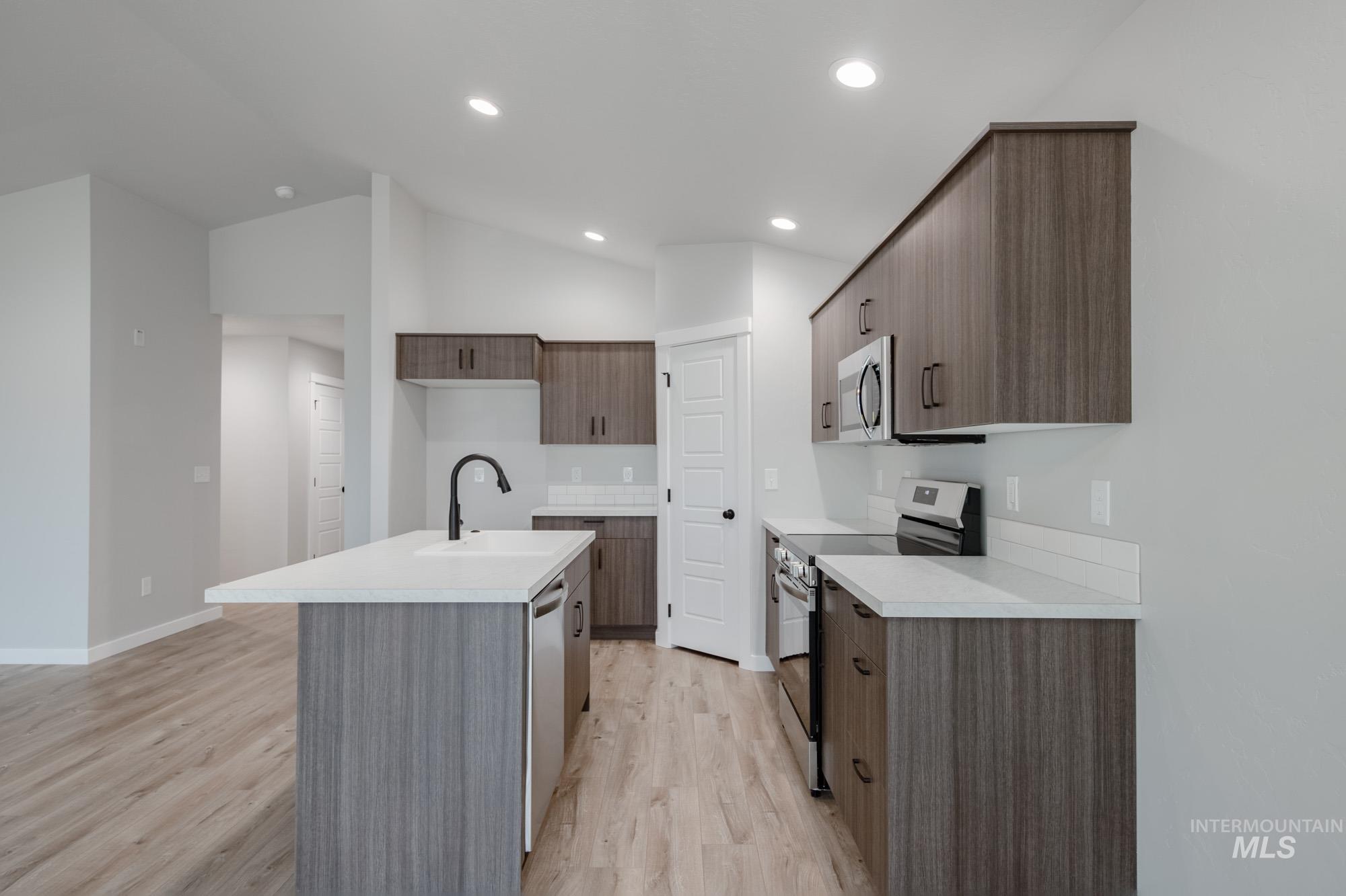 6256 W Karpathos St, Meridian, Idaho 83646, 3 Bedrooms, 2 Bathrooms, Residential For Sale, Price $422,990,MLS 98962397