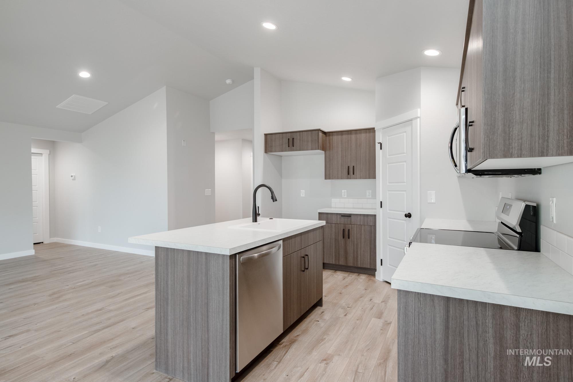 6256 W Karpathos St, Meridian, Idaho 83646, 3 Bedrooms, 2 Bathrooms, Residential For Sale, Price $422,990,MLS 98962397