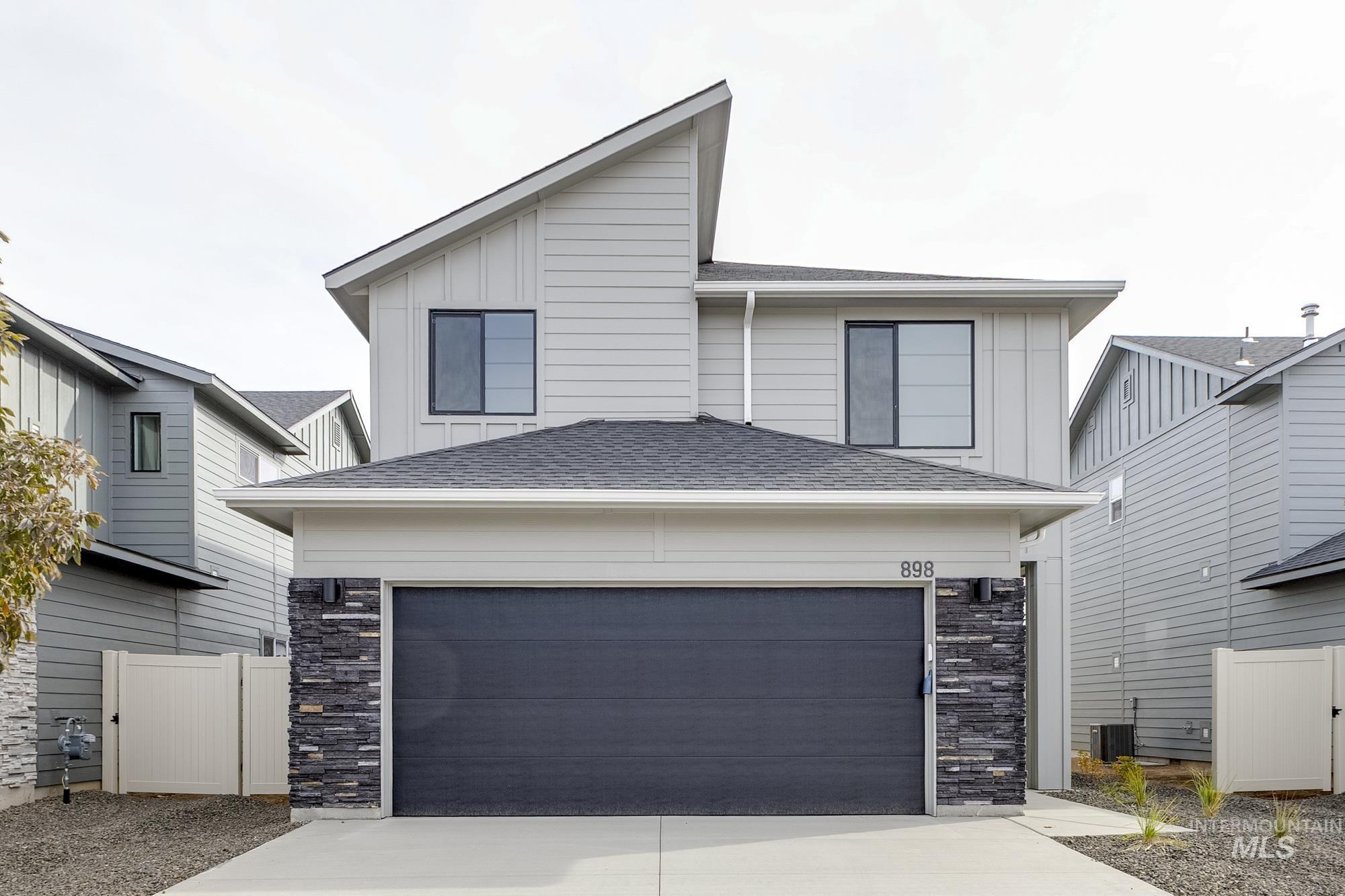 898 N Mirror Creek Way, Meridian, Idaho 83642, 4 Bedrooms, 2.5 Bathrooms, Residential For Sale, Price $474,990,MLS 98962402