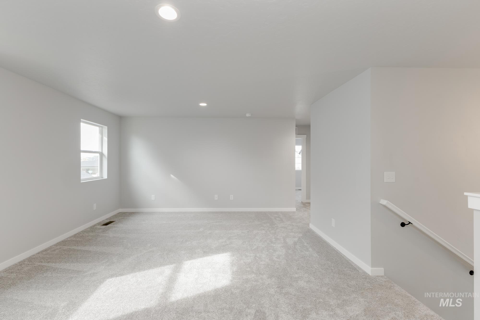 898 N Mirror Creek Way, Meridian, Idaho 83642, 4 Bedrooms, 2.5 Bathrooms, Residential For Sale, Price $474,990,MLS 98962402