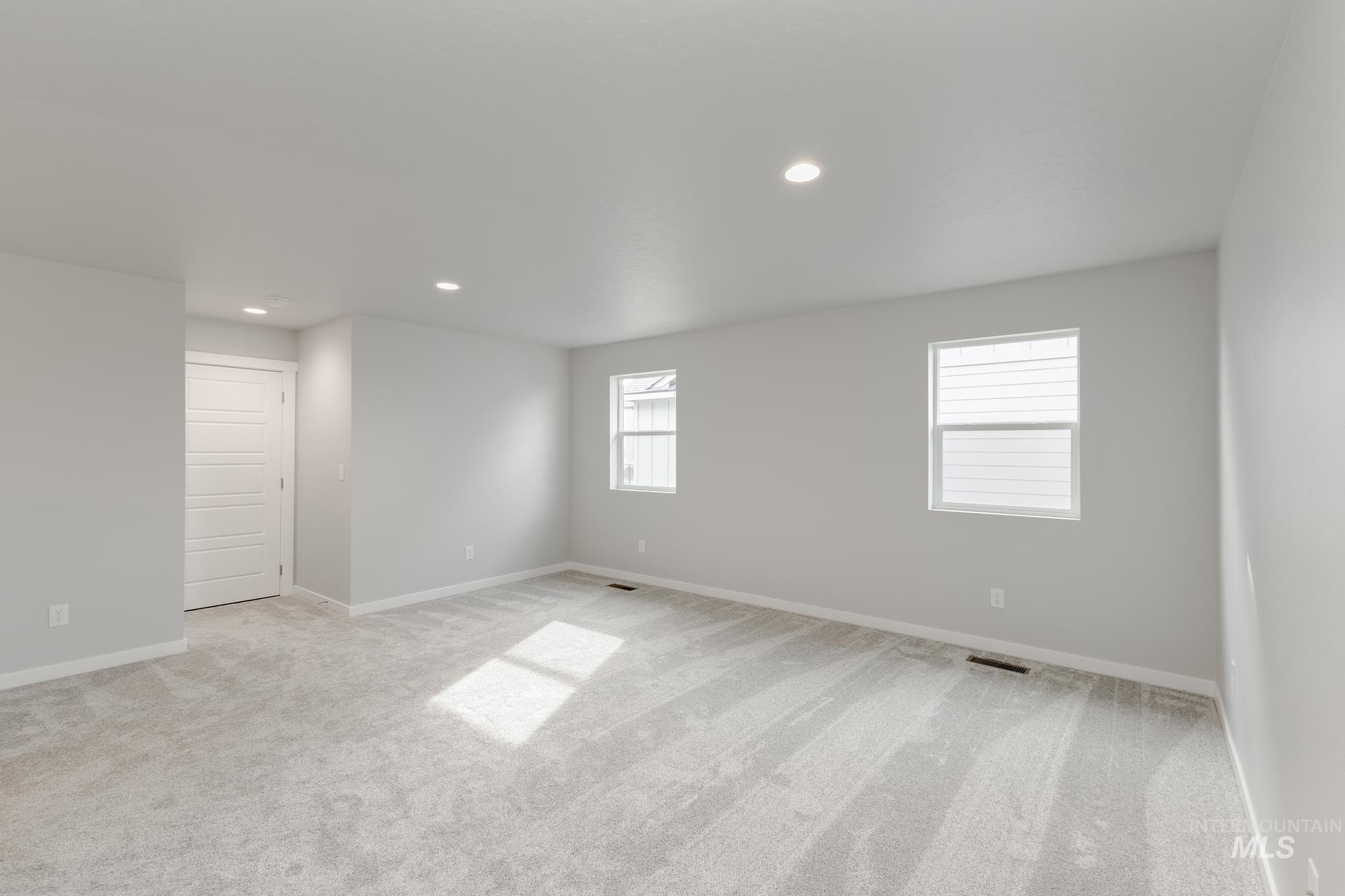 898 N Mirror Creek Way, Meridian, Idaho 83642, 4 Bedrooms, 2.5 Bathrooms, Residential For Sale, Price $474,990,MLS 98962402