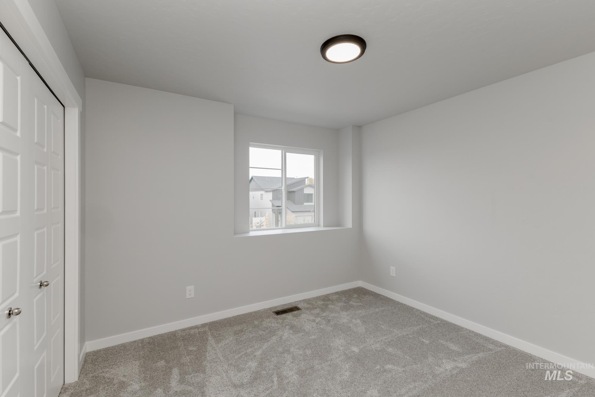 898 N Mirror Creek Way, Meridian, Idaho 83642, 4 Bedrooms, 2.5 Bathrooms, Residential For Sale, Price $474,990,MLS 98962402