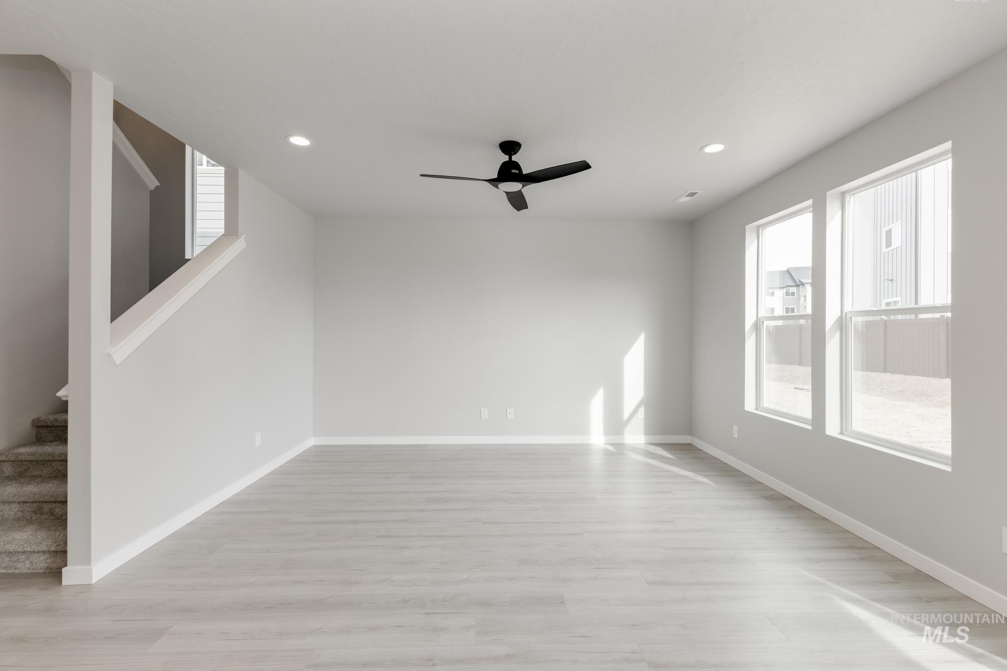 898 N Mirror Creek Way, Meridian, Idaho 83642, 4 Bedrooms, 2.5 Bathrooms, Residential For Sale, Price $474,990,MLS 98962402