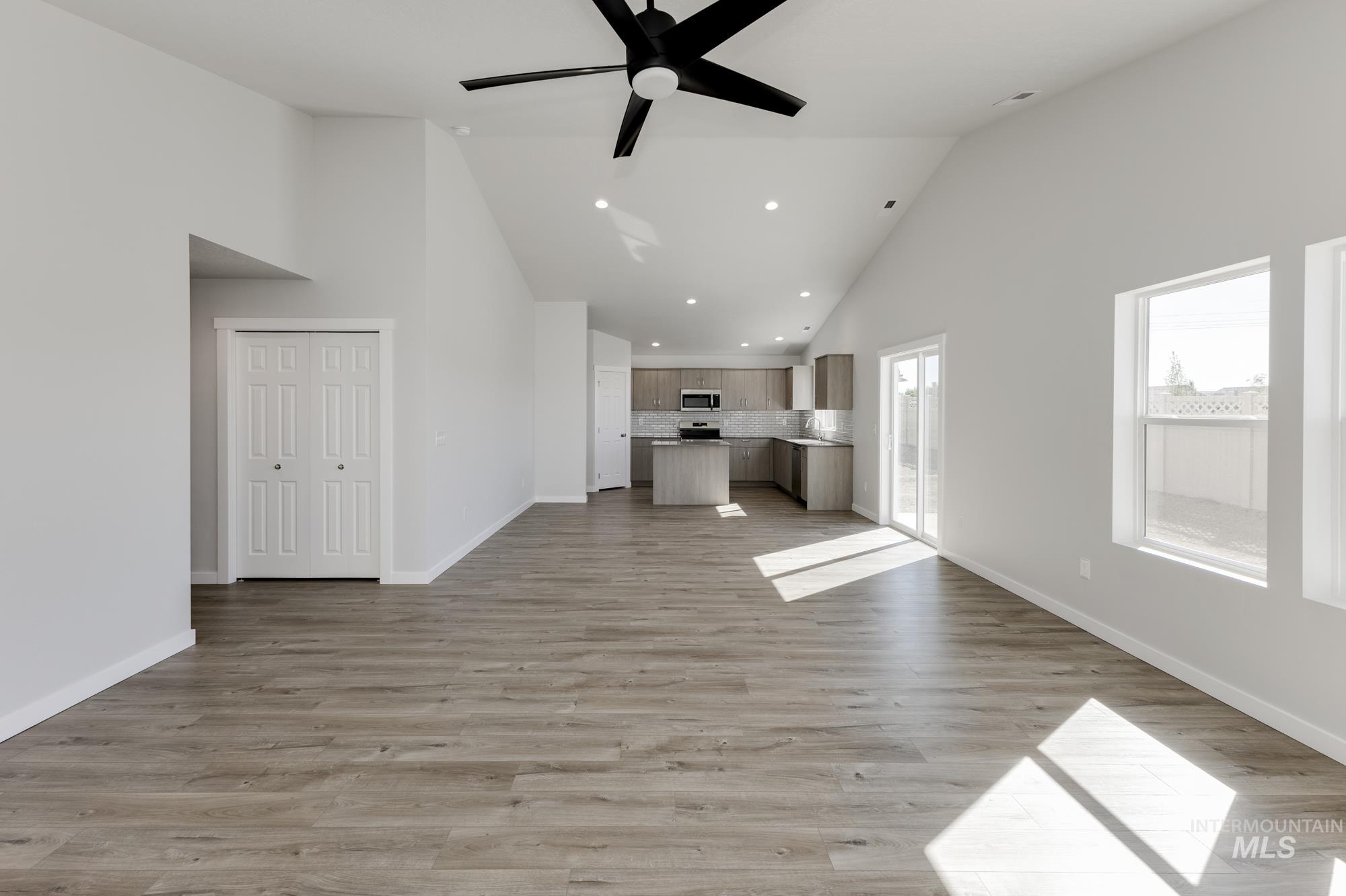 11033 Cart St, Caldwell, Idaho 83605, 4 Bedrooms, 2 Bathrooms, Residential For Sale, Price $404,990,MLS 98962410