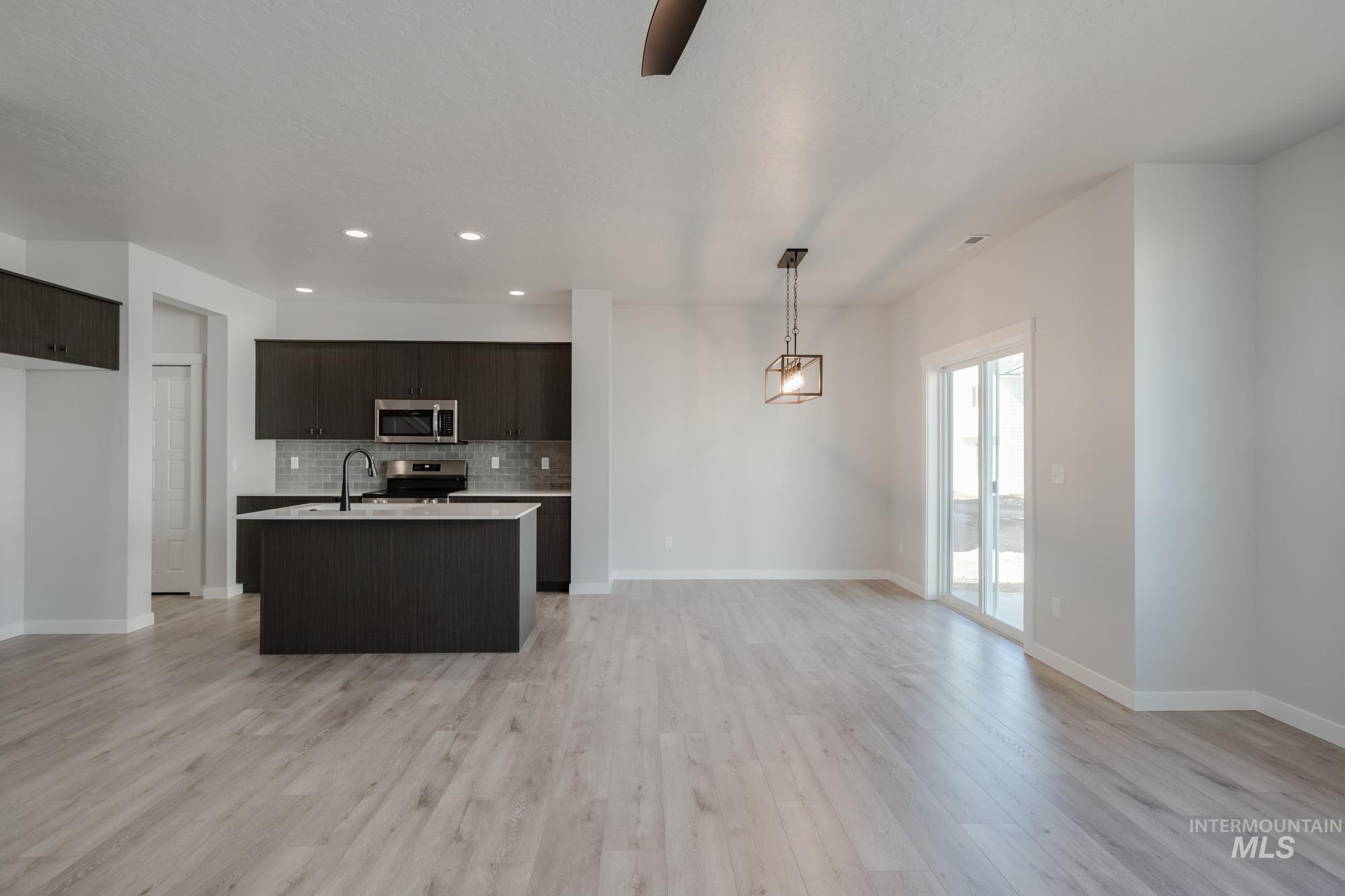 4208 E Kalinga St, Meridian, Idaho 83642, 3 Bedrooms, 2.5 Bathrooms, Residential For Sale, Price $439,990,MLS 98962415