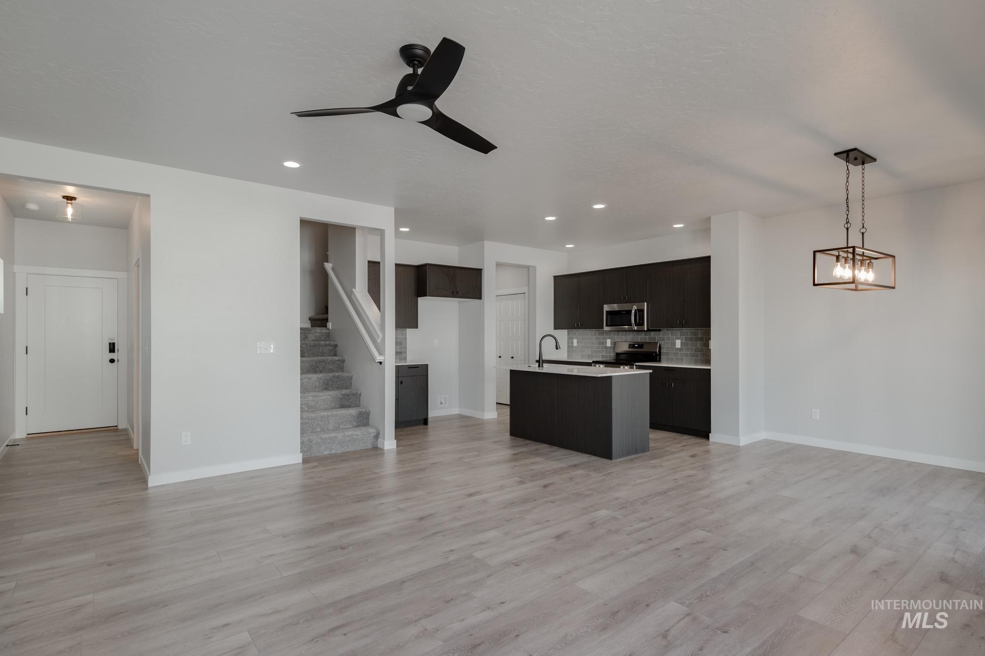 4208 E Kalinga St, Meridian, Idaho 83642, 3 Bedrooms, 2.5 Bathrooms, Residential For Sale, Price $439,990,MLS 98962415