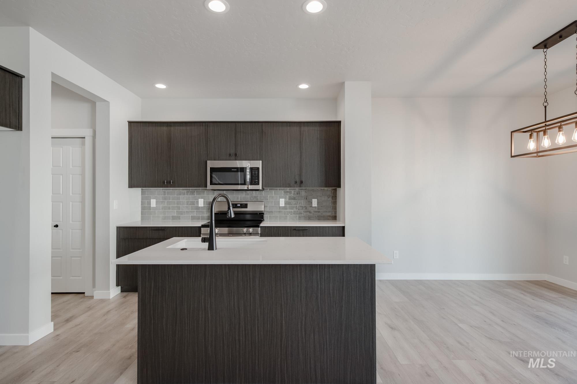 4208 E Kalinga St, Meridian, Idaho 83642, 3 Bedrooms, 2.5 Bathrooms, Residential For Sale, Price $439,990,MLS 98962415