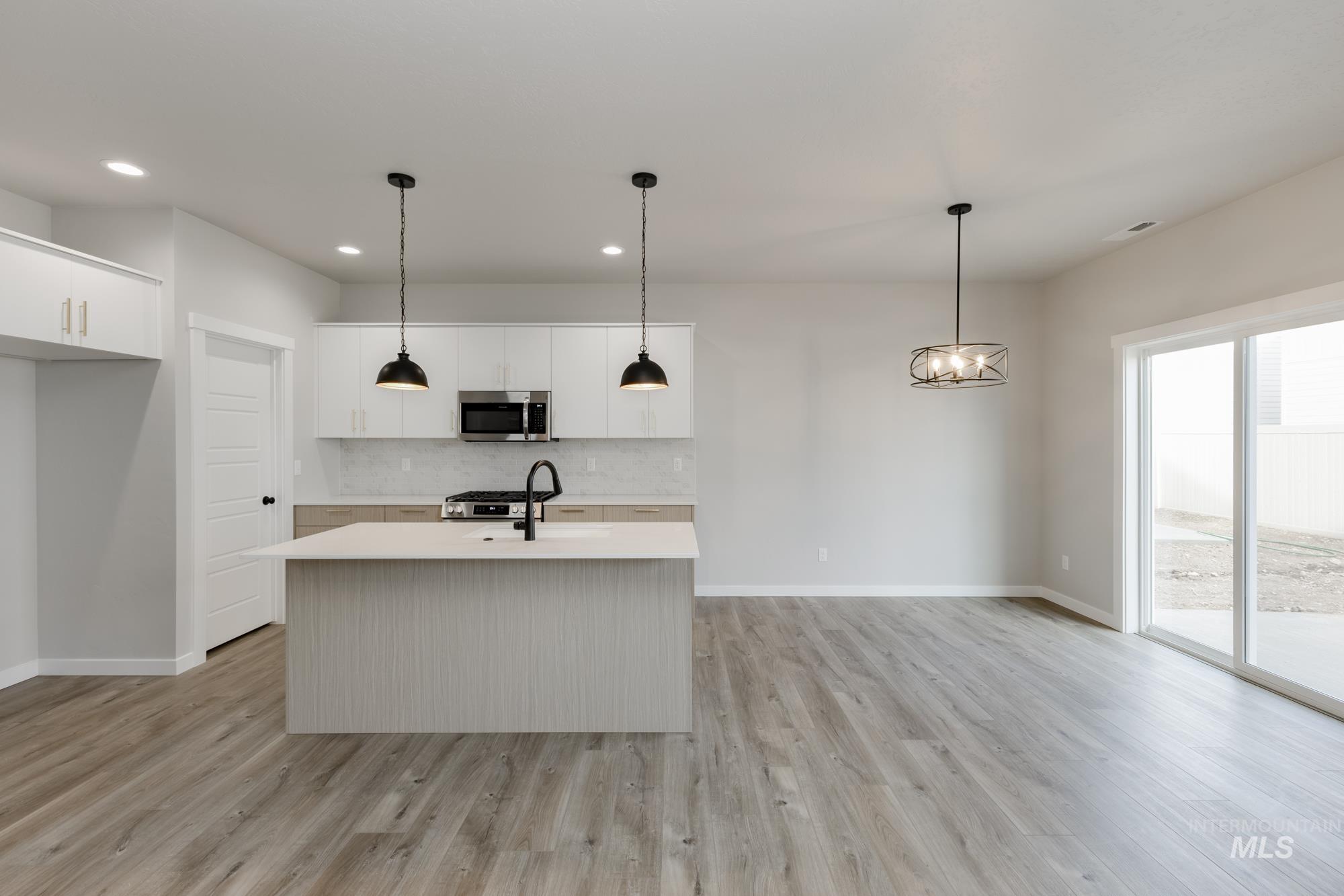 4250 E Kalinga St, Meridian, Idaho 83709, 3 Bedrooms, 2.5 Bathrooms, Residential For Sale, Price $449,990,MLS 98962416