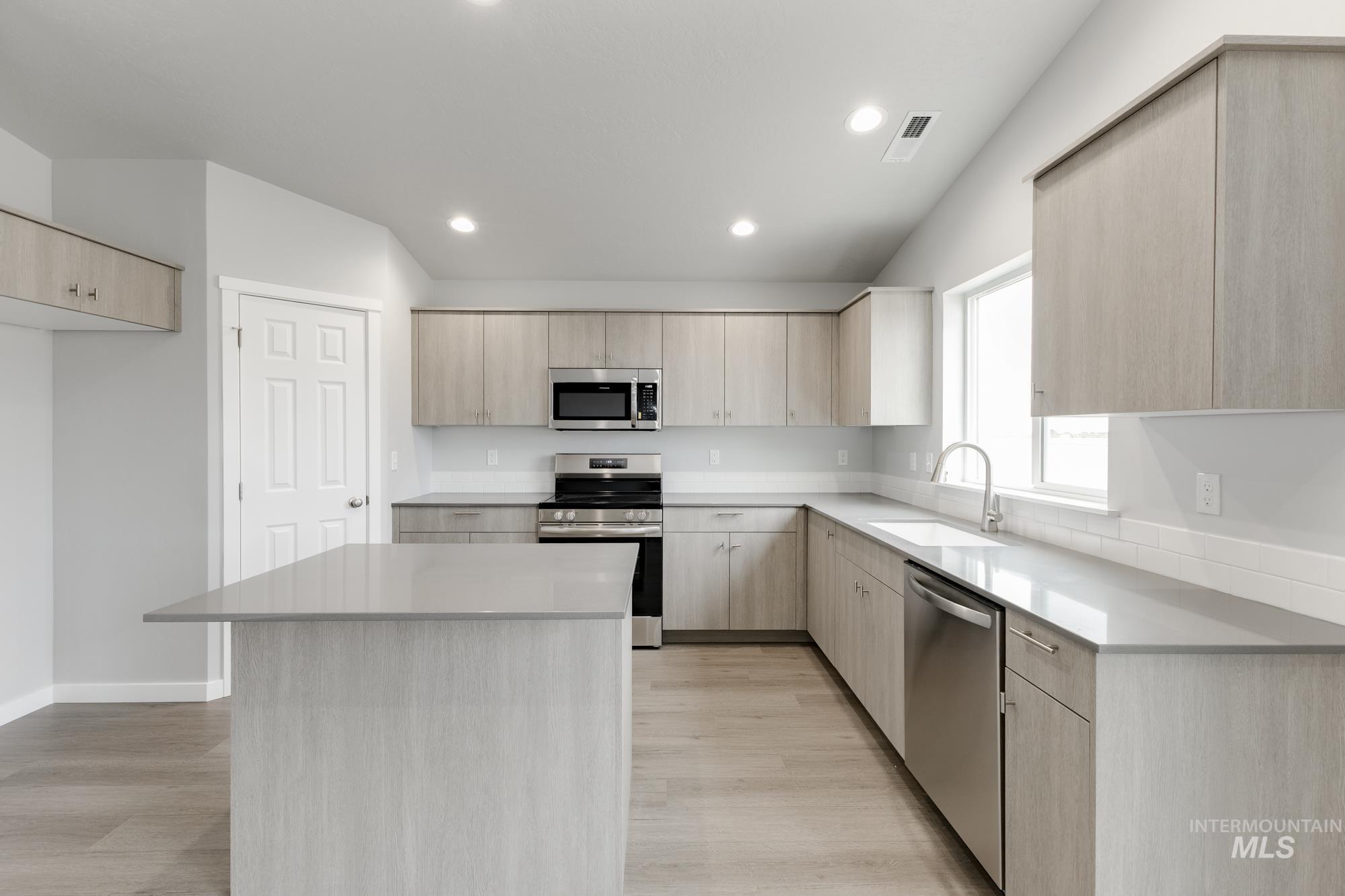 2090 W Penstemon St, Kuna, Idaho 83634, 4 Bedrooms, 2 Bathrooms, Residential For Sale, Price $437,990,MLS 98962419