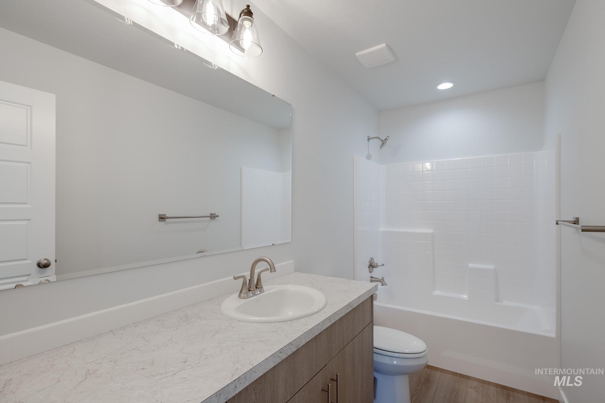 3882 W Maypearl St, Meridian, Idaho 83642, 4 Bedrooms, 2.5 Bathrooms, Residential For Sale, Price $459,990,MLS 98962421